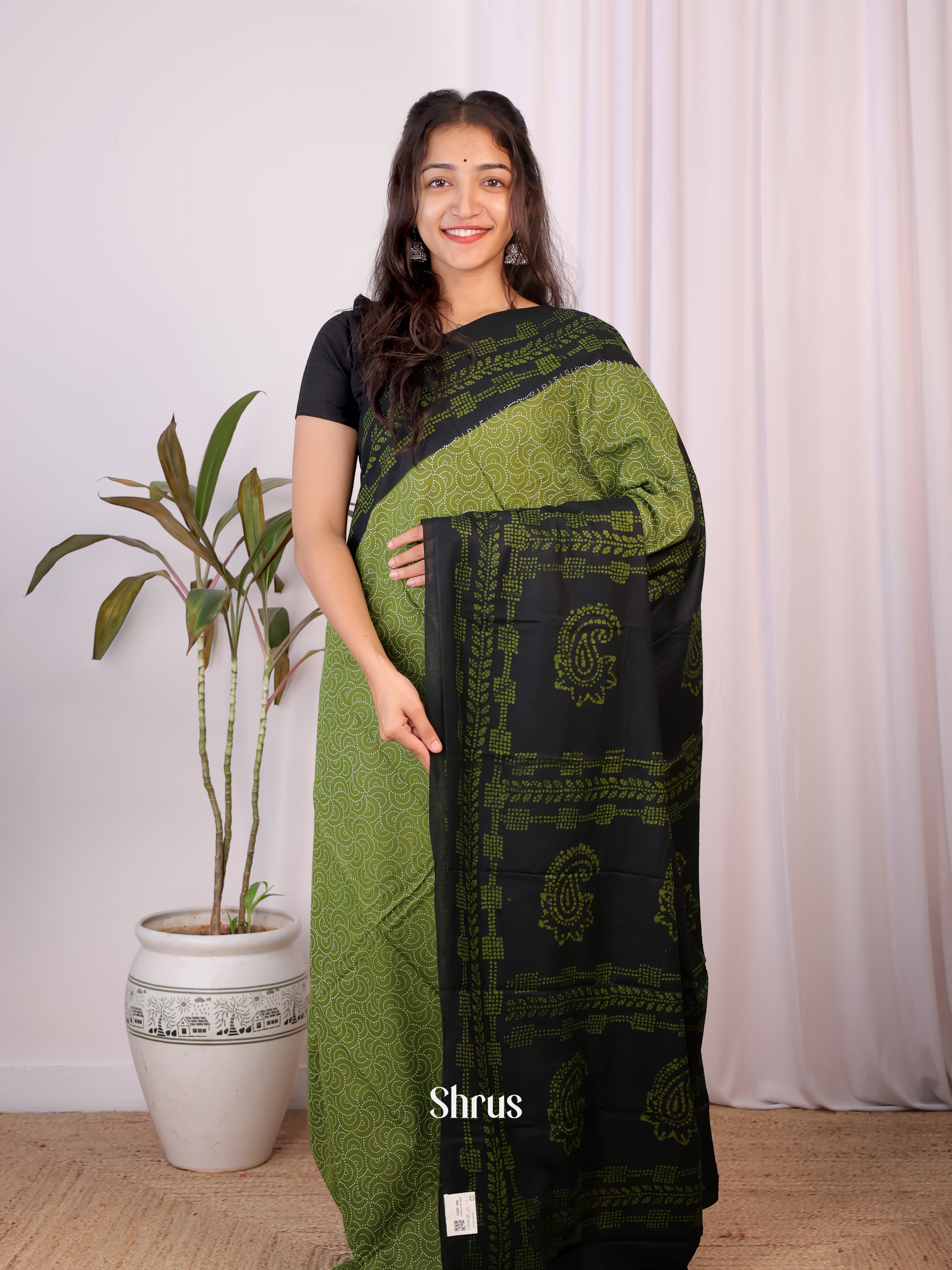 Lite & Dark Green - Cotton Saree - Shop on Shrus.com