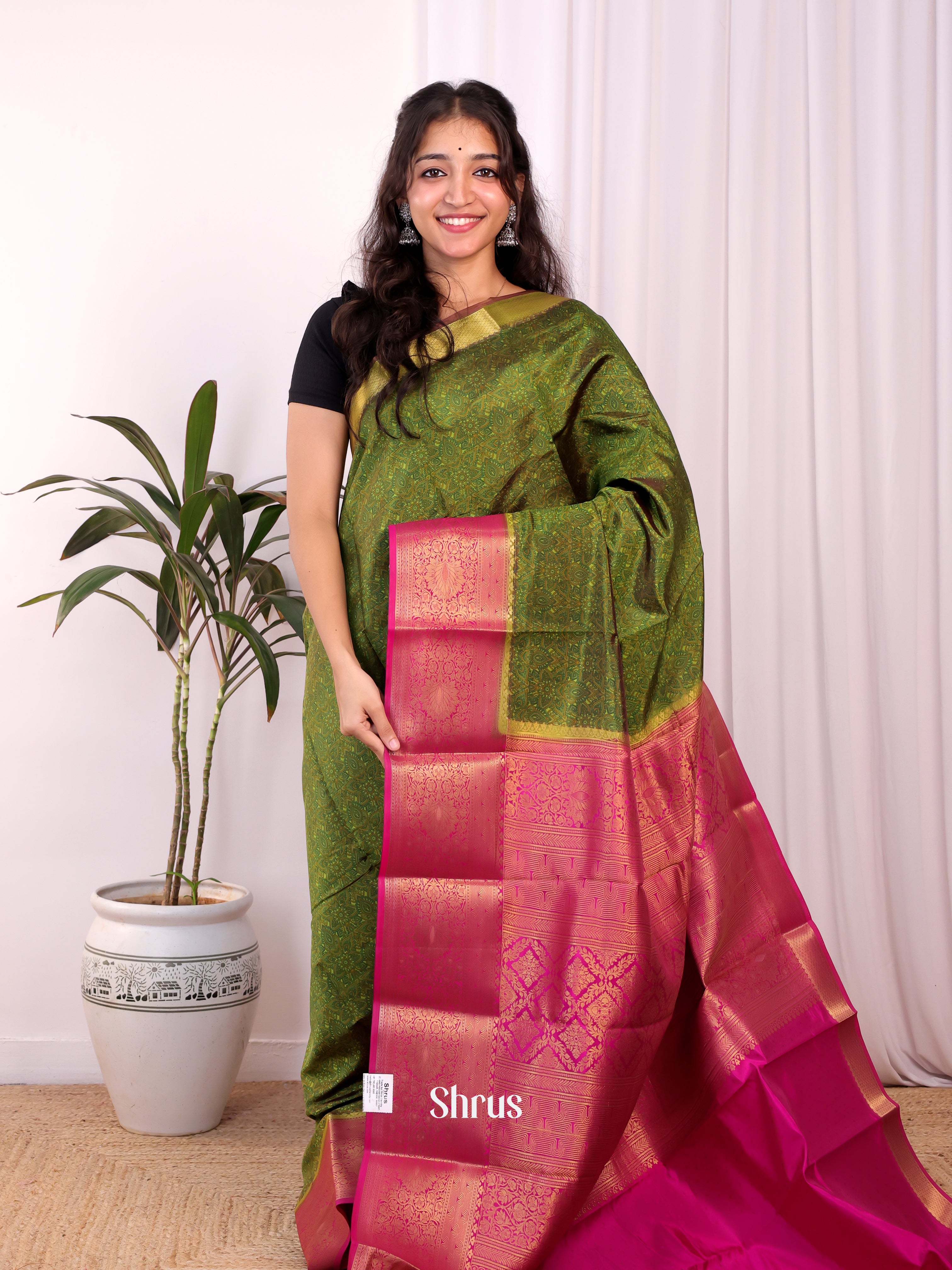 Green & Majenta- Printed Silk Saree - Shop on Shrus.com