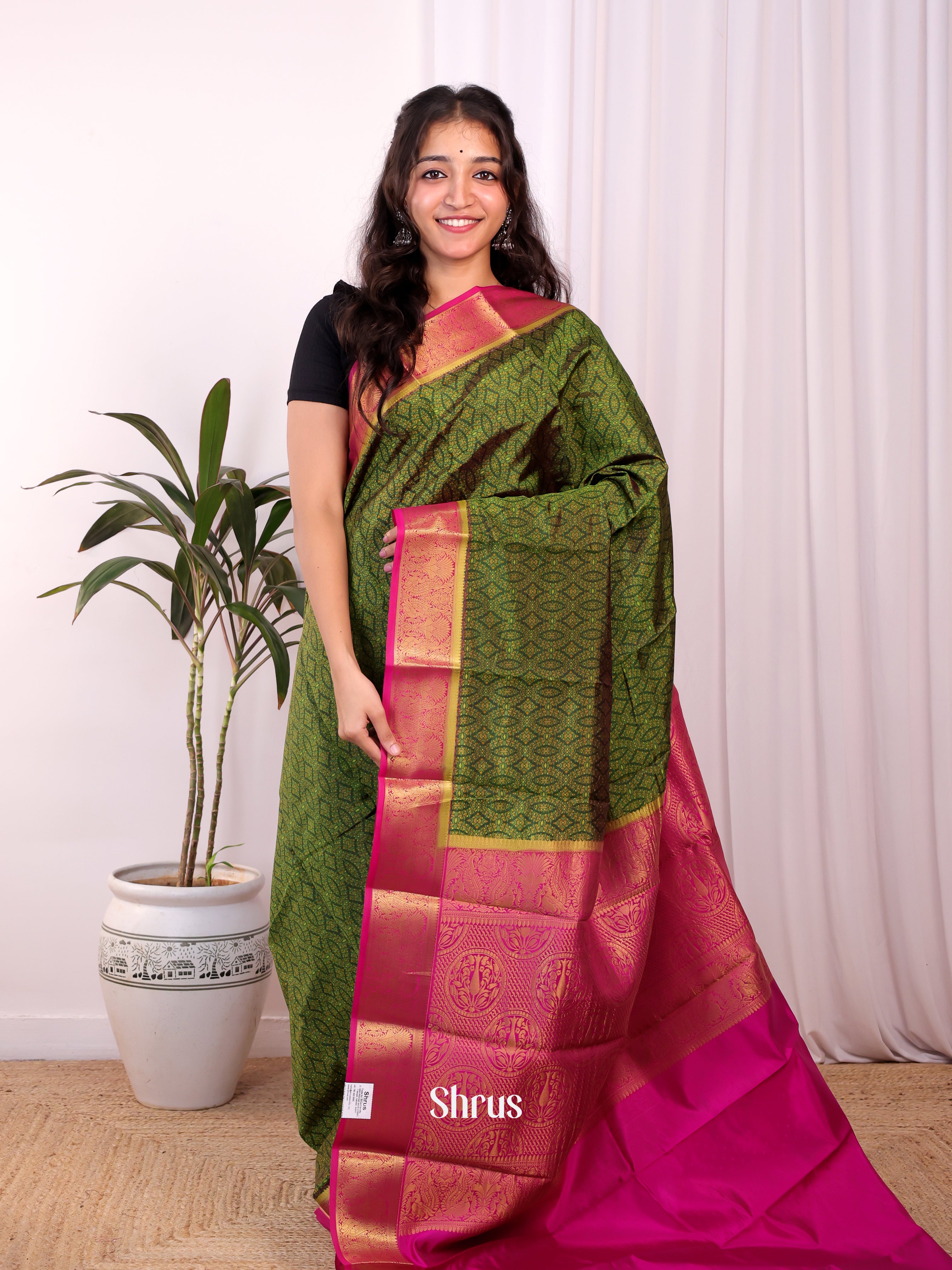 Green & Majenta- Printed Silk Saree - Shop on Shrus.com
