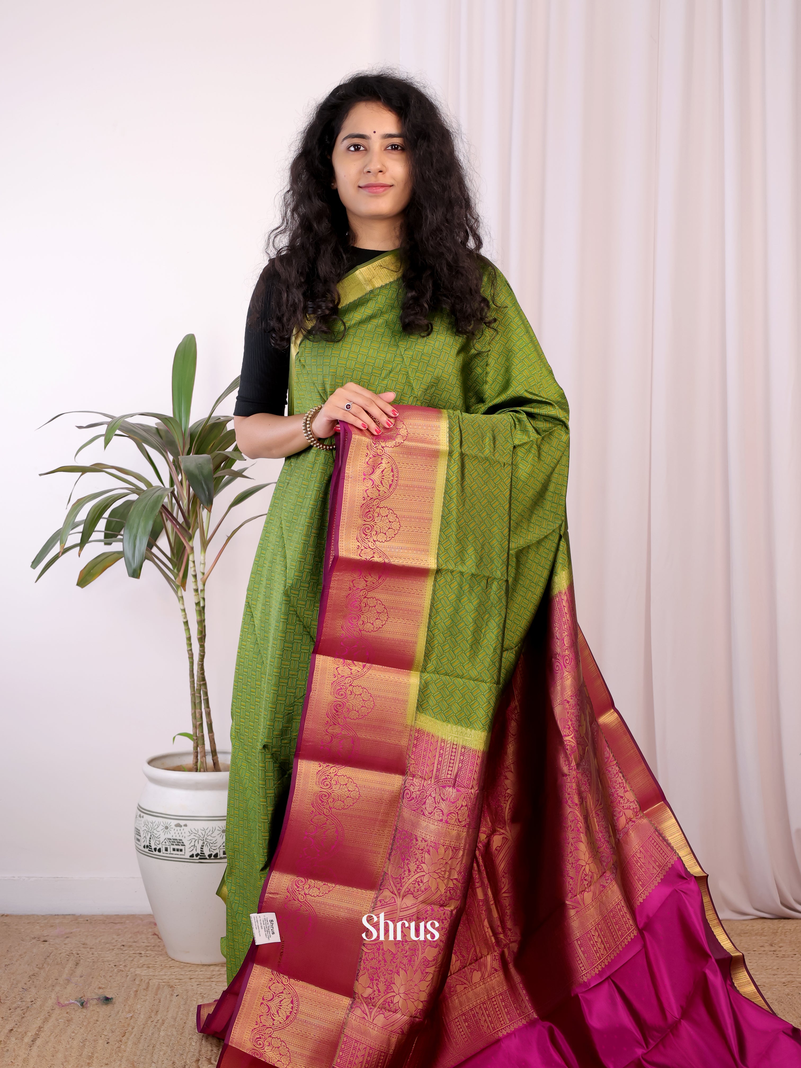 Green & Majenta - Printed Silk Saree - Shop on Shrus.com