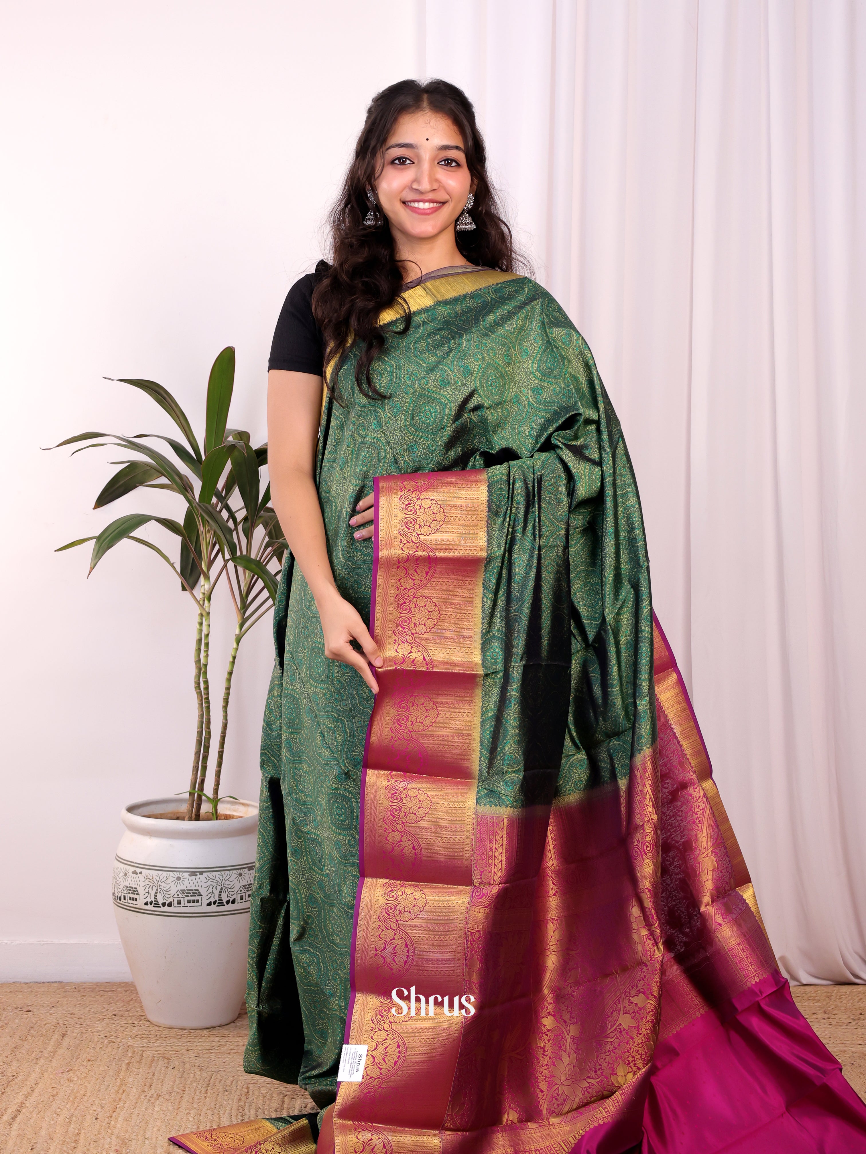 Green & Majenta- Printed Silk Saree - Shop on Shrus.com