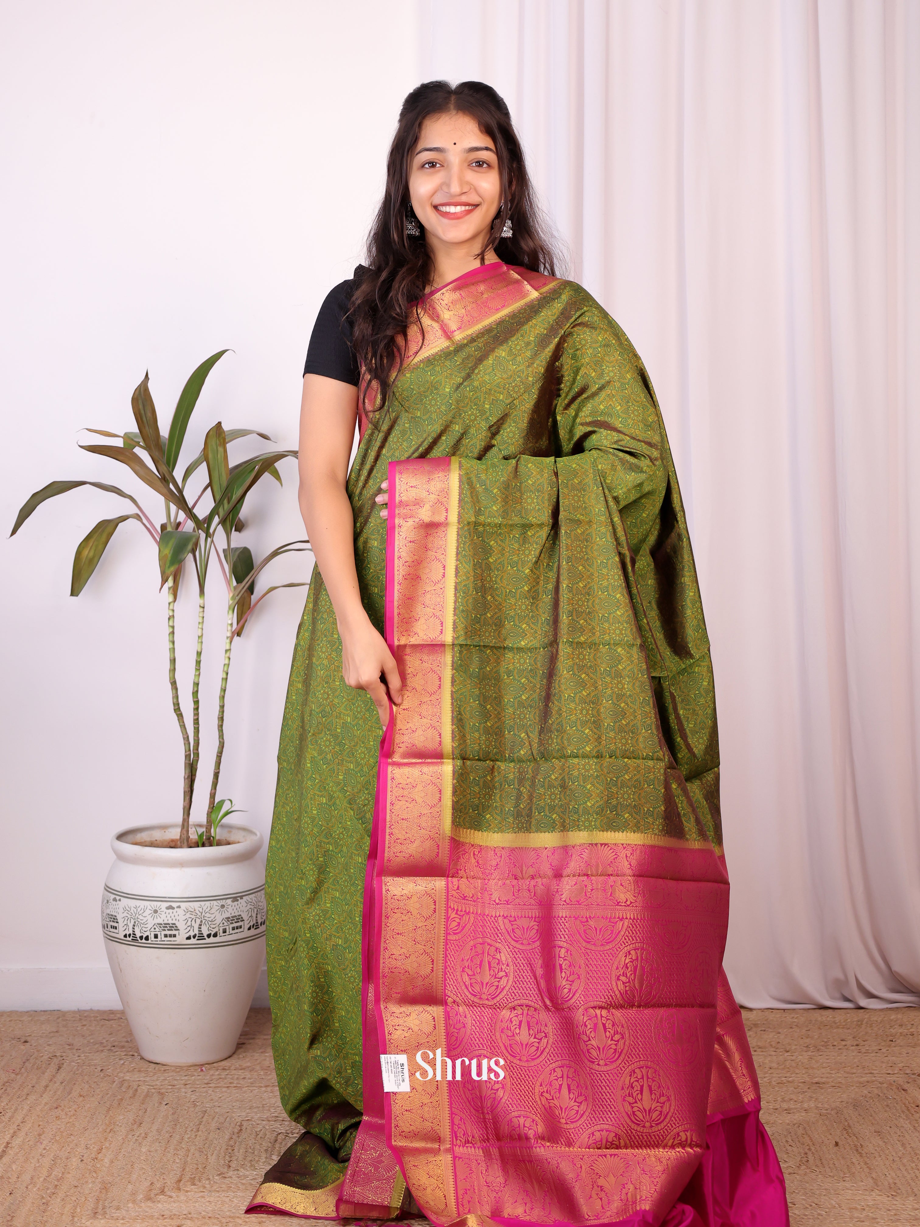 Green & Majenta- Printed Silk Saree - Shop on Shrus.com