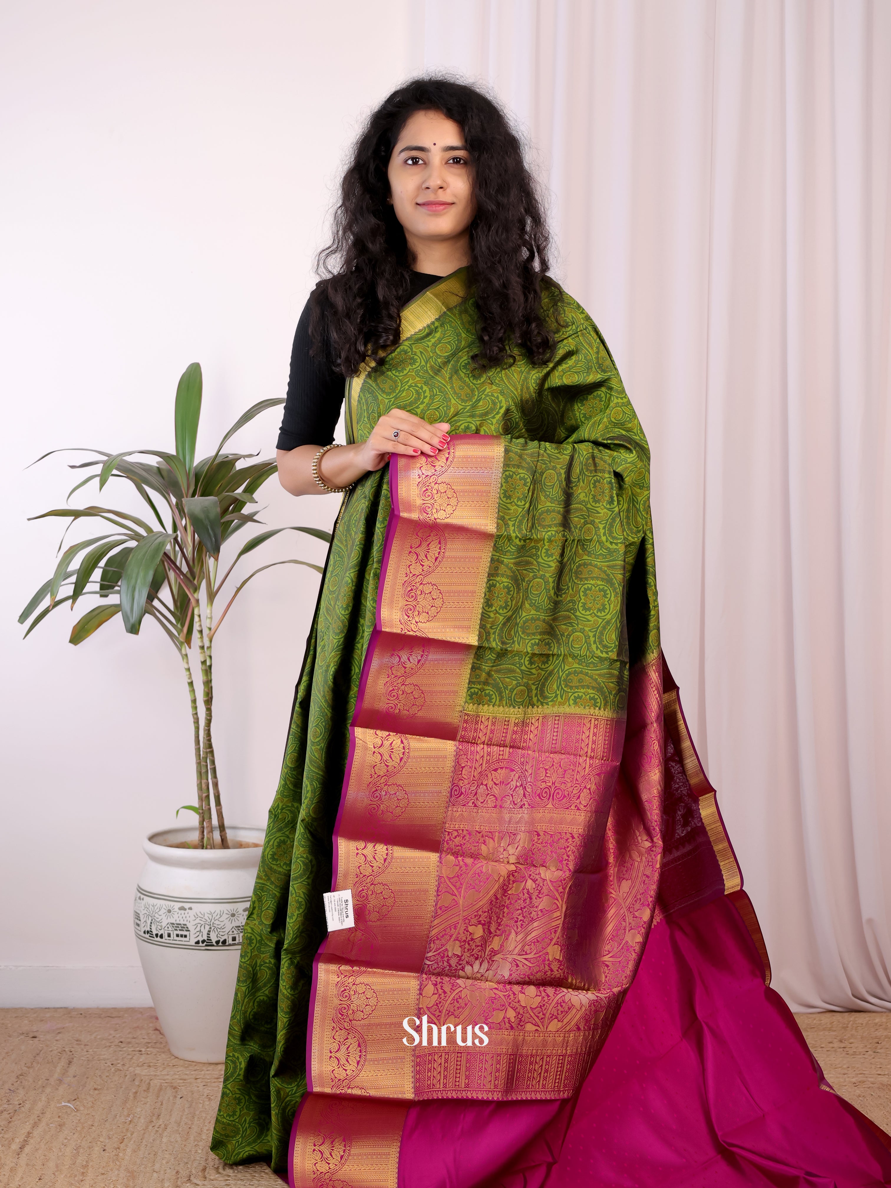 Green & Majenta- Printed Silk Saree - Shop on Shrus.com