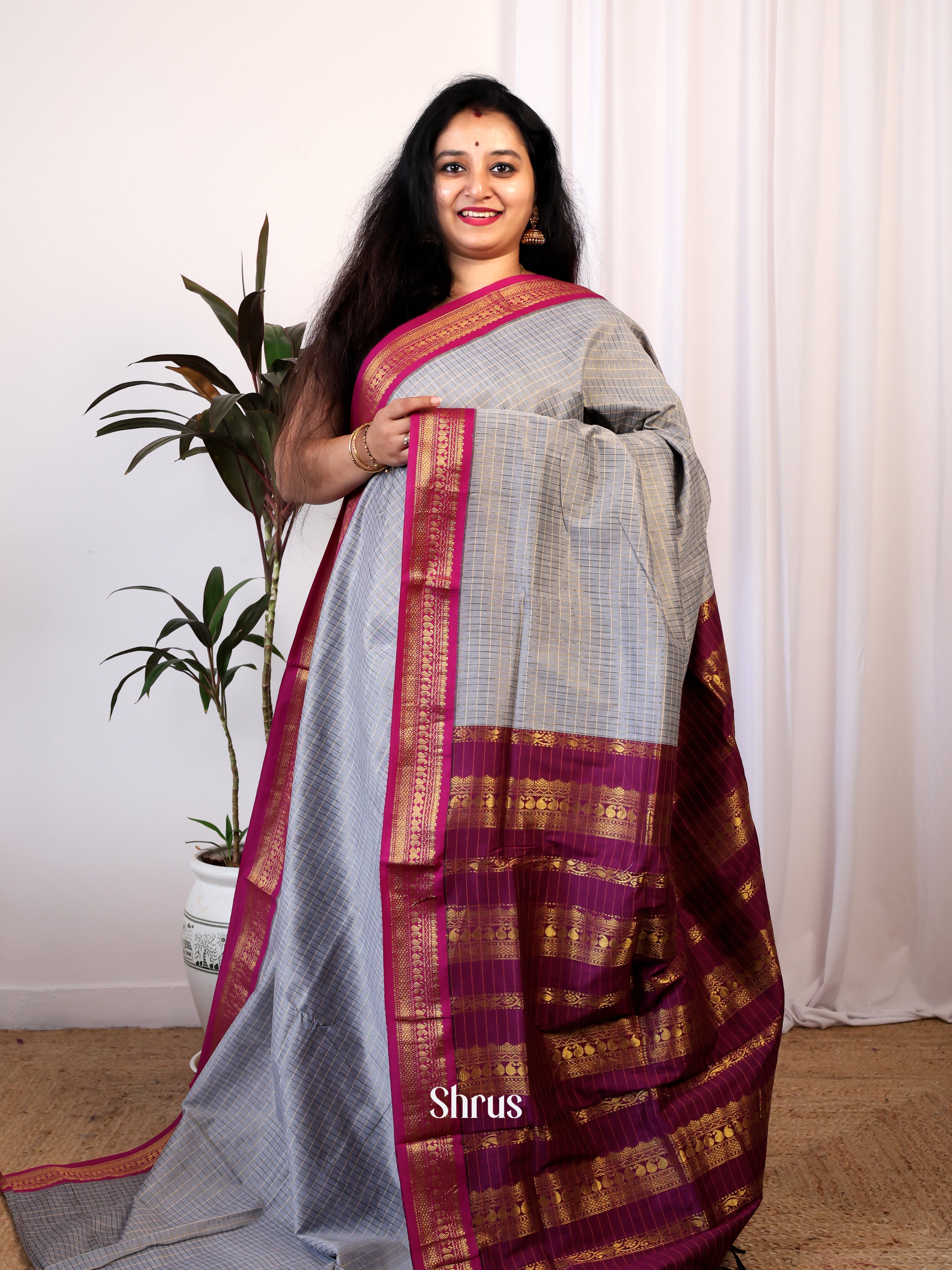 Grey Kalyani Cotton Saree With Gold Zari Woven Checks Across The Body, Magenta Border And Pallu With Gold Zari Woven Pattern - Shop on Shrus.com