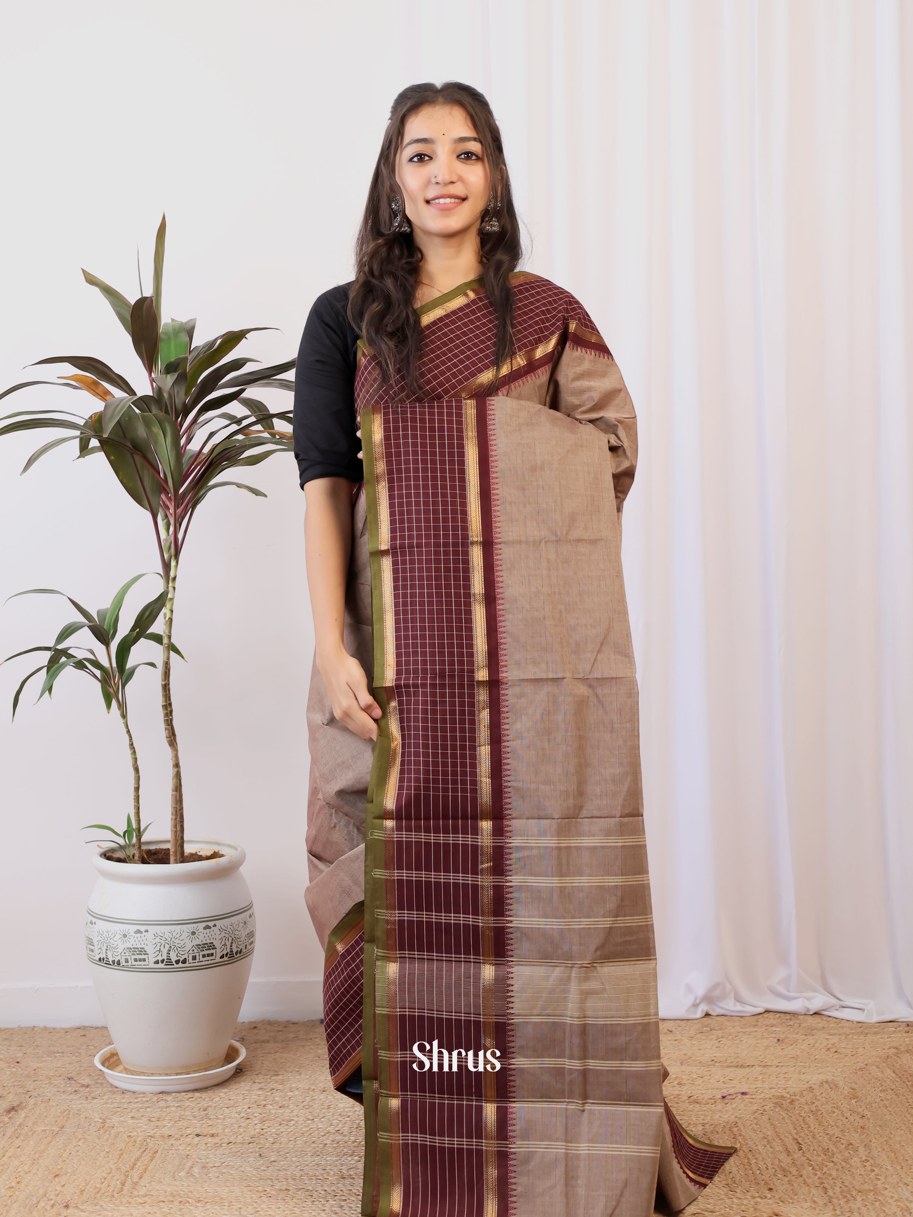 Lite Brown & Brown- Chettinad Cotton Saree - Shop on Shrus.com