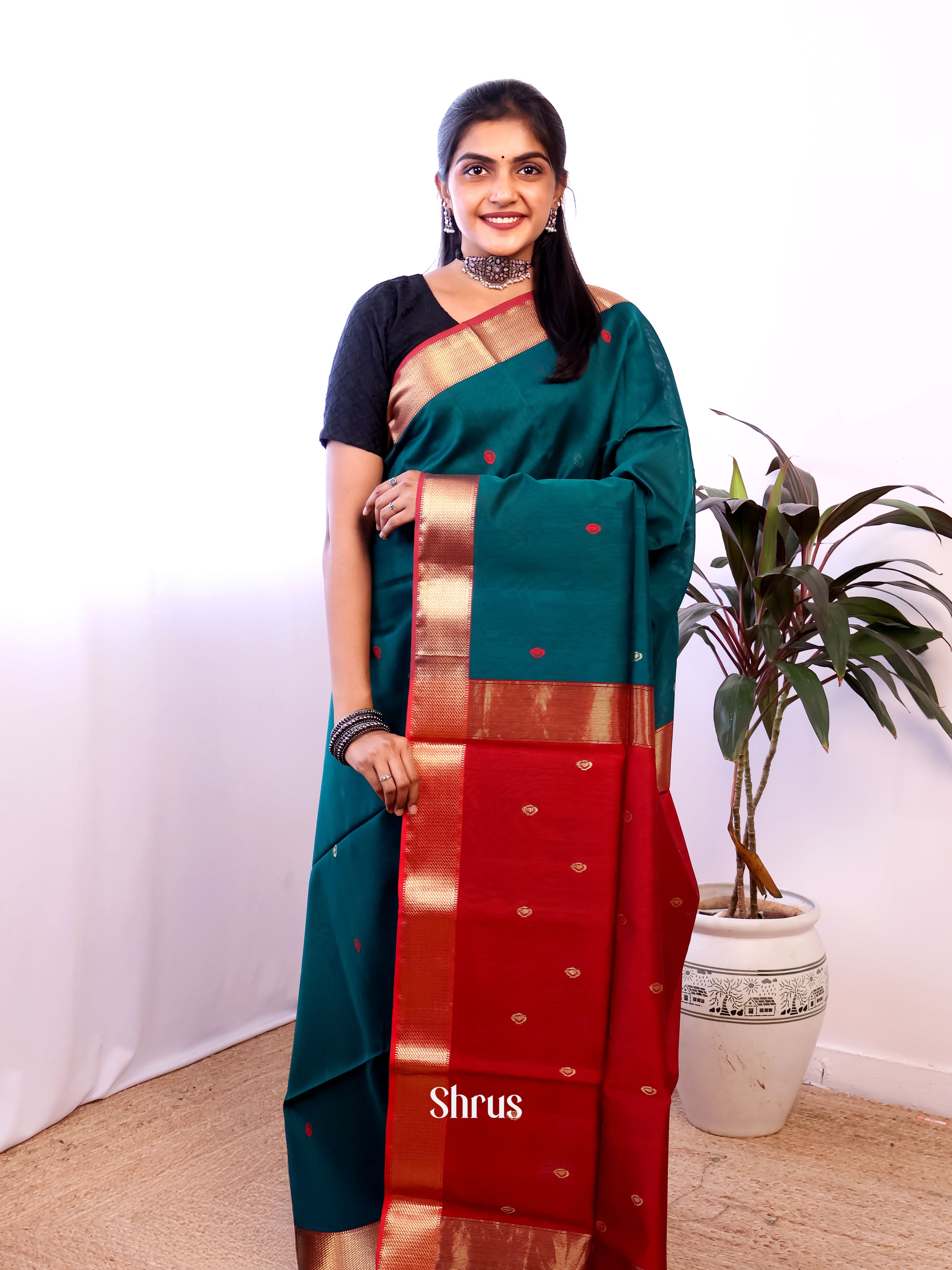 Green & Red - Maheshwari silkcotton Saree - Shop on Shrus.com