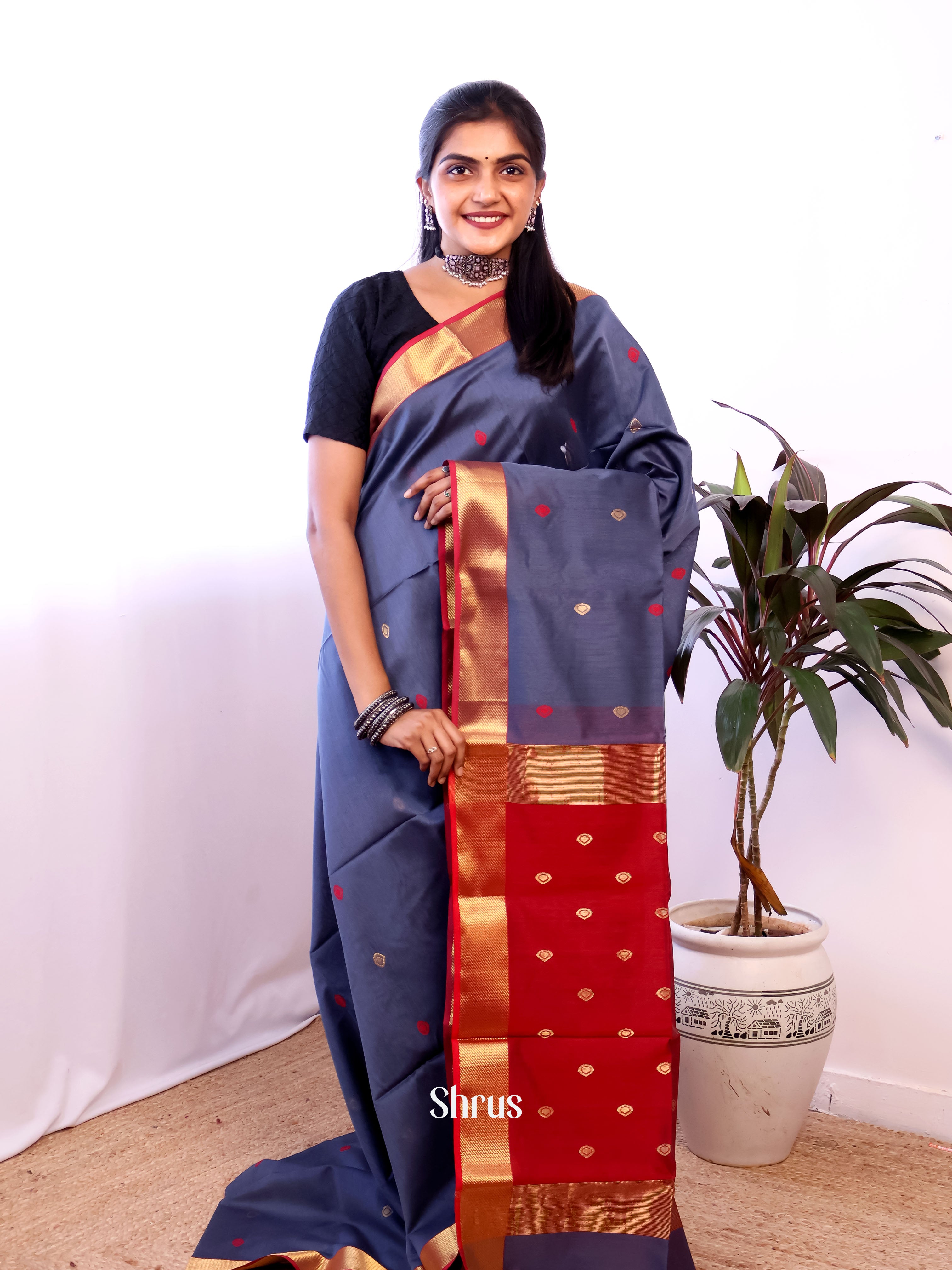 Grey & Red - Maheshwari silkcotton Saree - Shop on Shrus.com