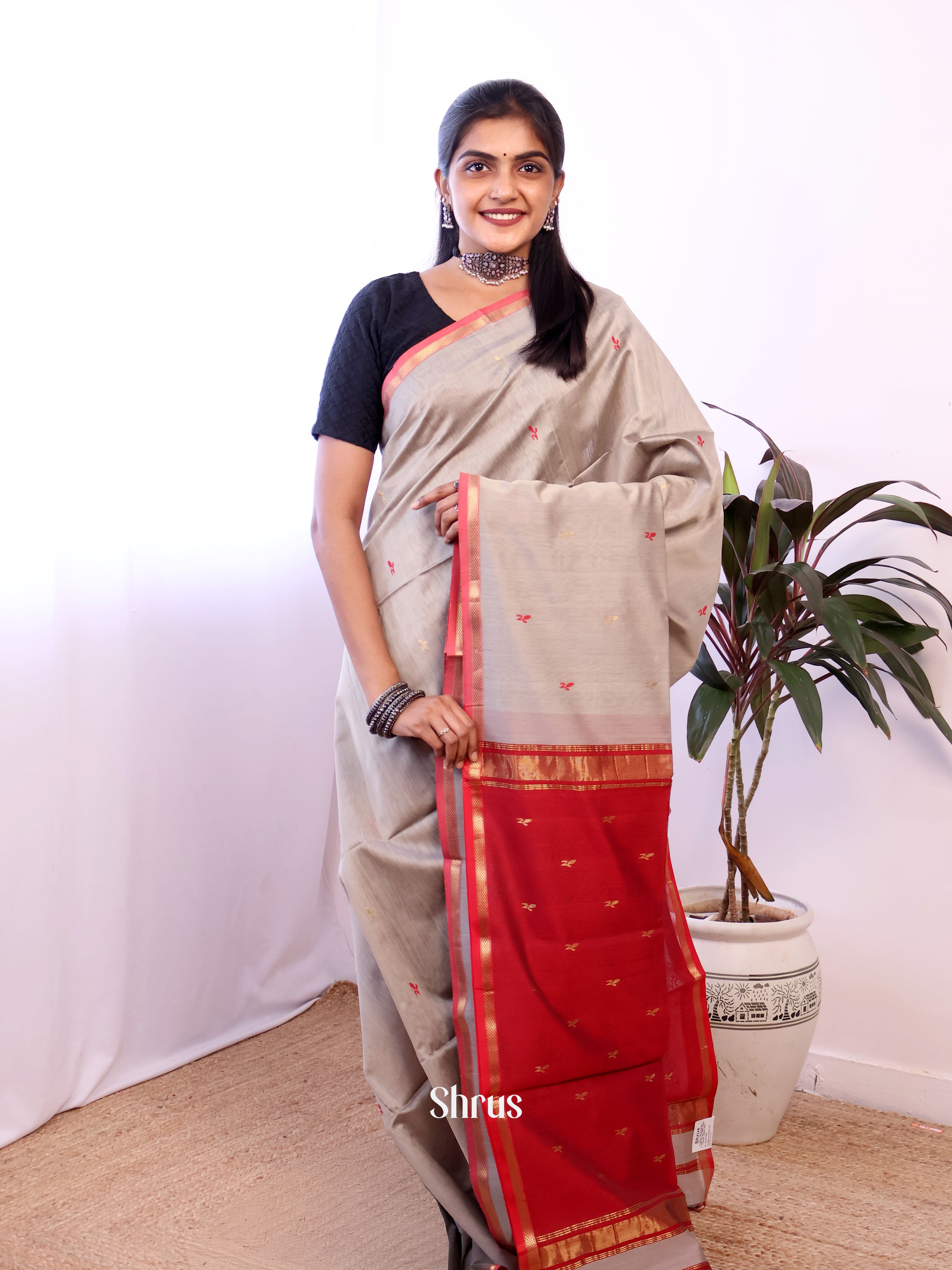 Grey & Red- Maheshwari silkcotton Saree - Shop on Shrus.com