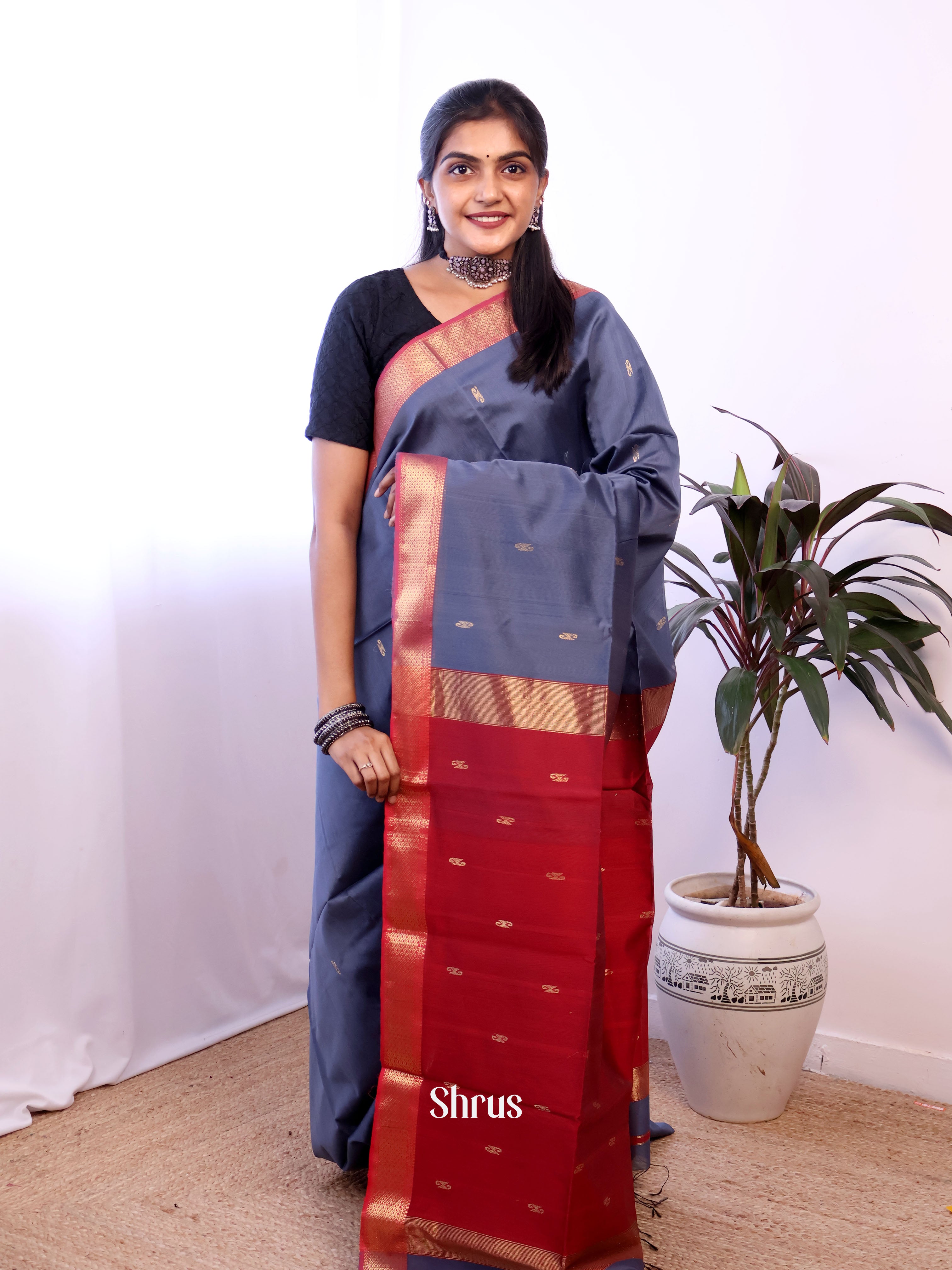 Grey & Red - Maheshwari silkcotton Saree - Shop on Shrus.com