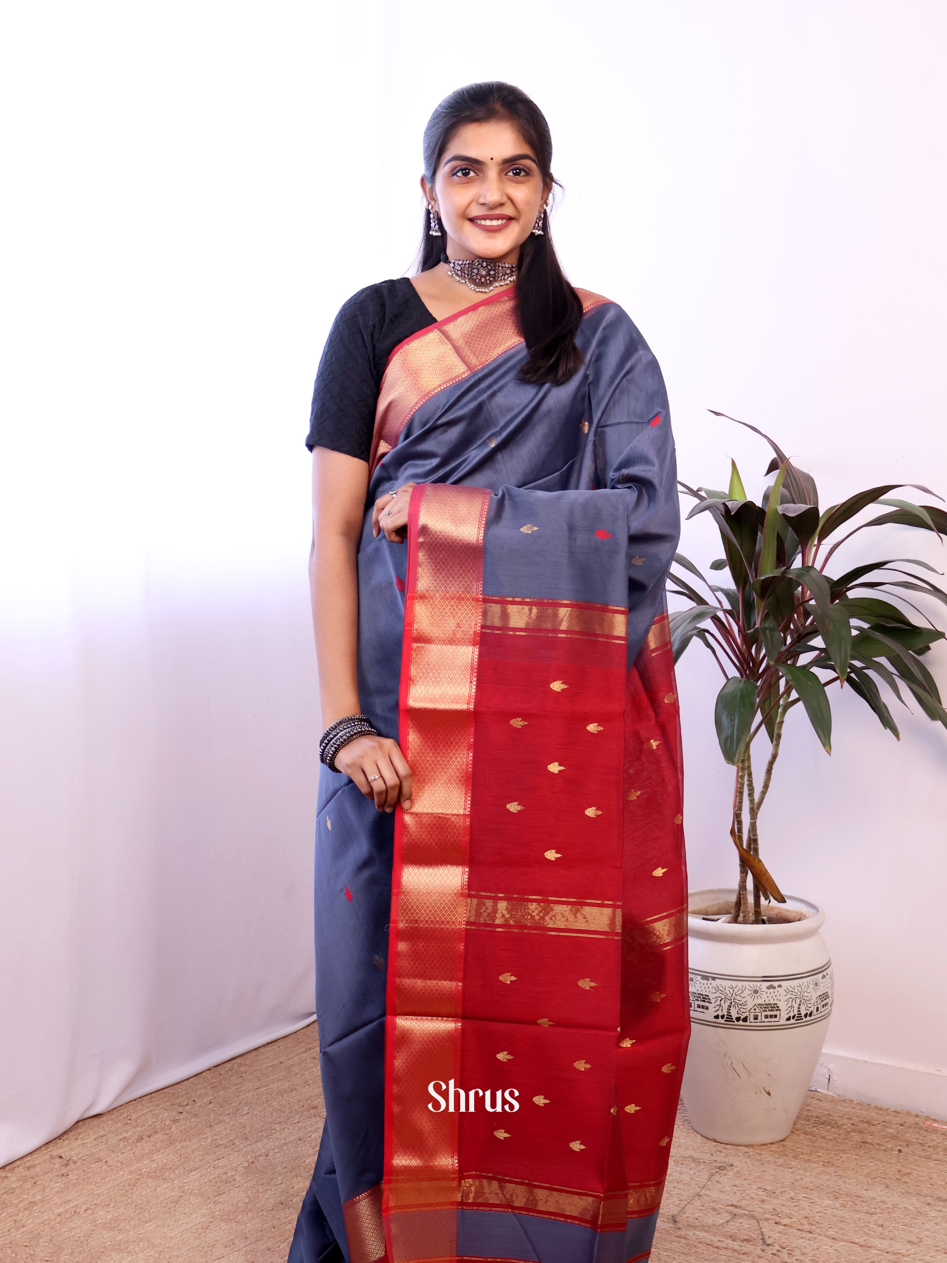 Grey & Red - Maheshwari silkcotton Saree - Shop on Shrus.com