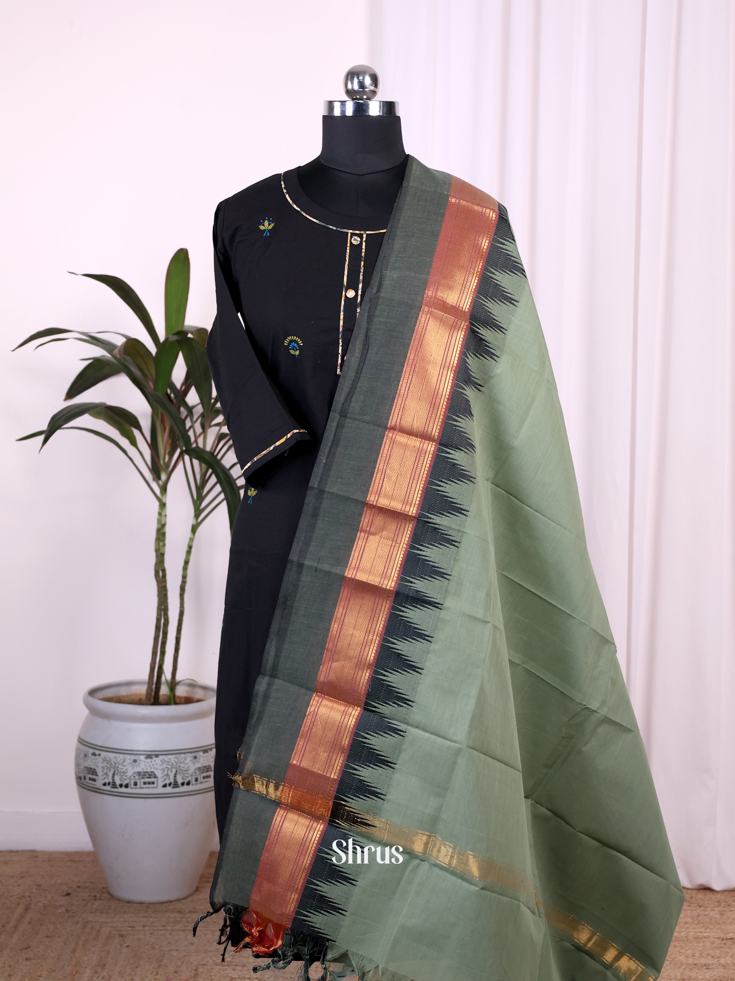 Green & Grey- Dupatta - Shop on Shrus.com