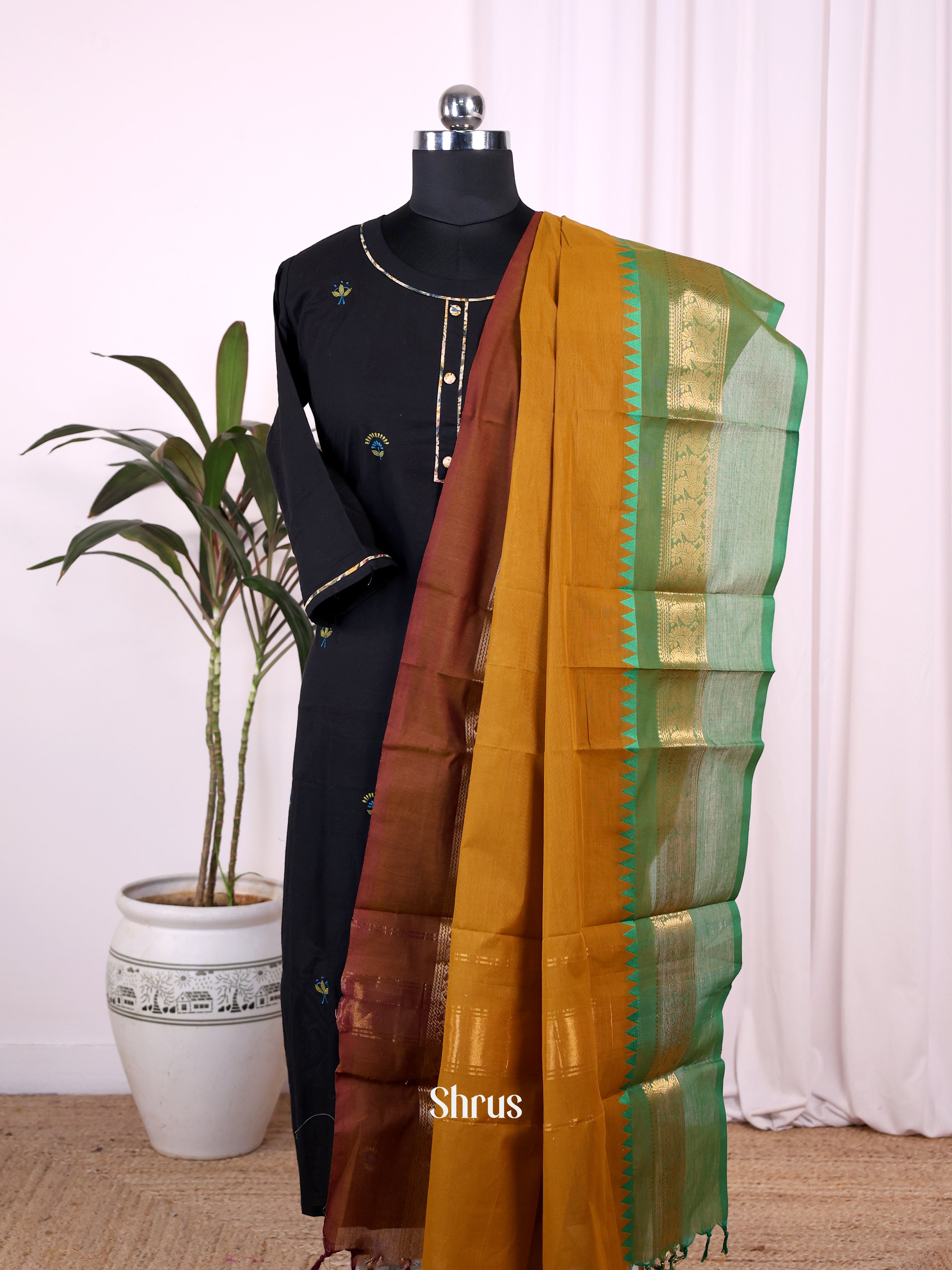 Mustard & Green - Dupatta - Shop on Shrus.com