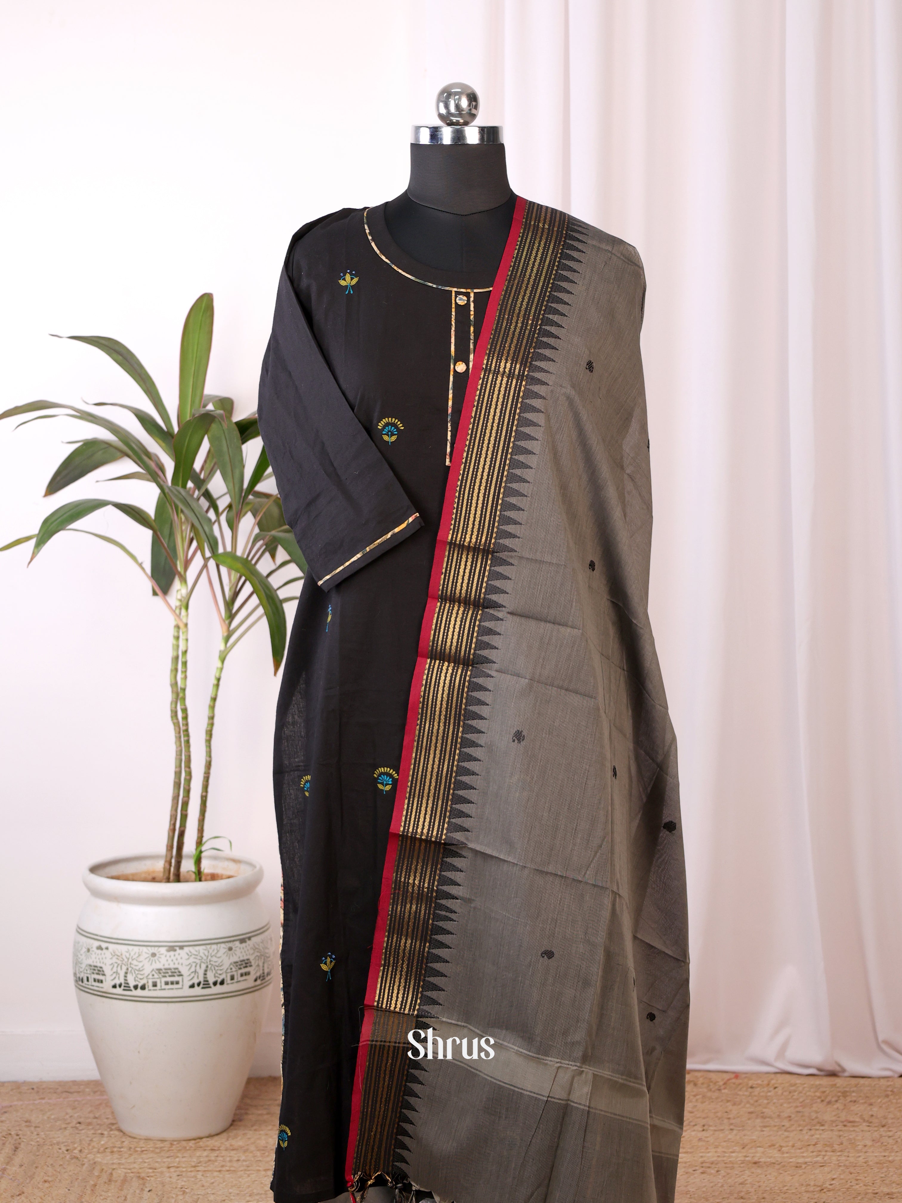 Grey & Black - Dupatta - Shop on Shrus.com