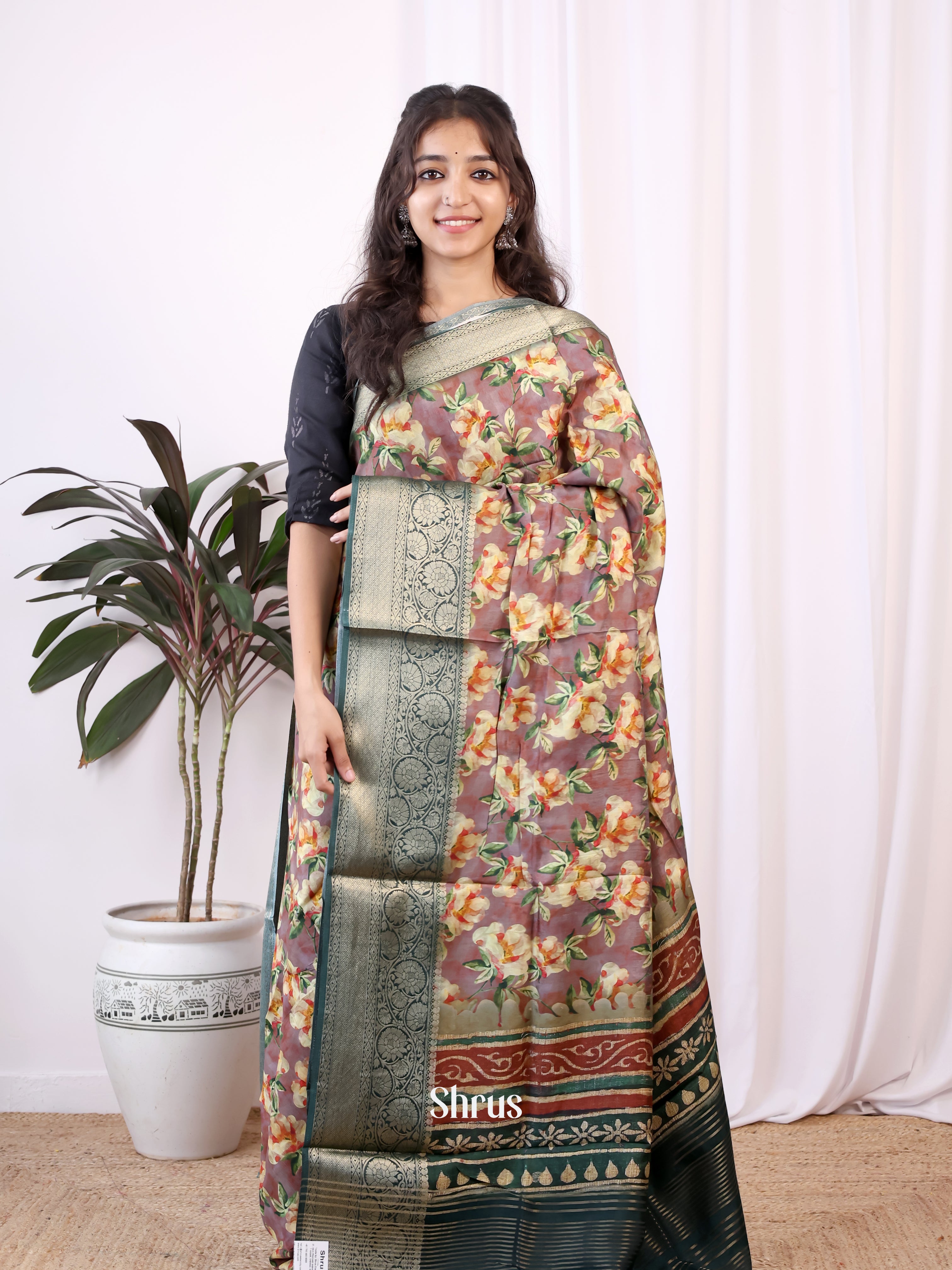 Onion Pink & Green- Semi Dola silk Saree - Shop on Shrus.com