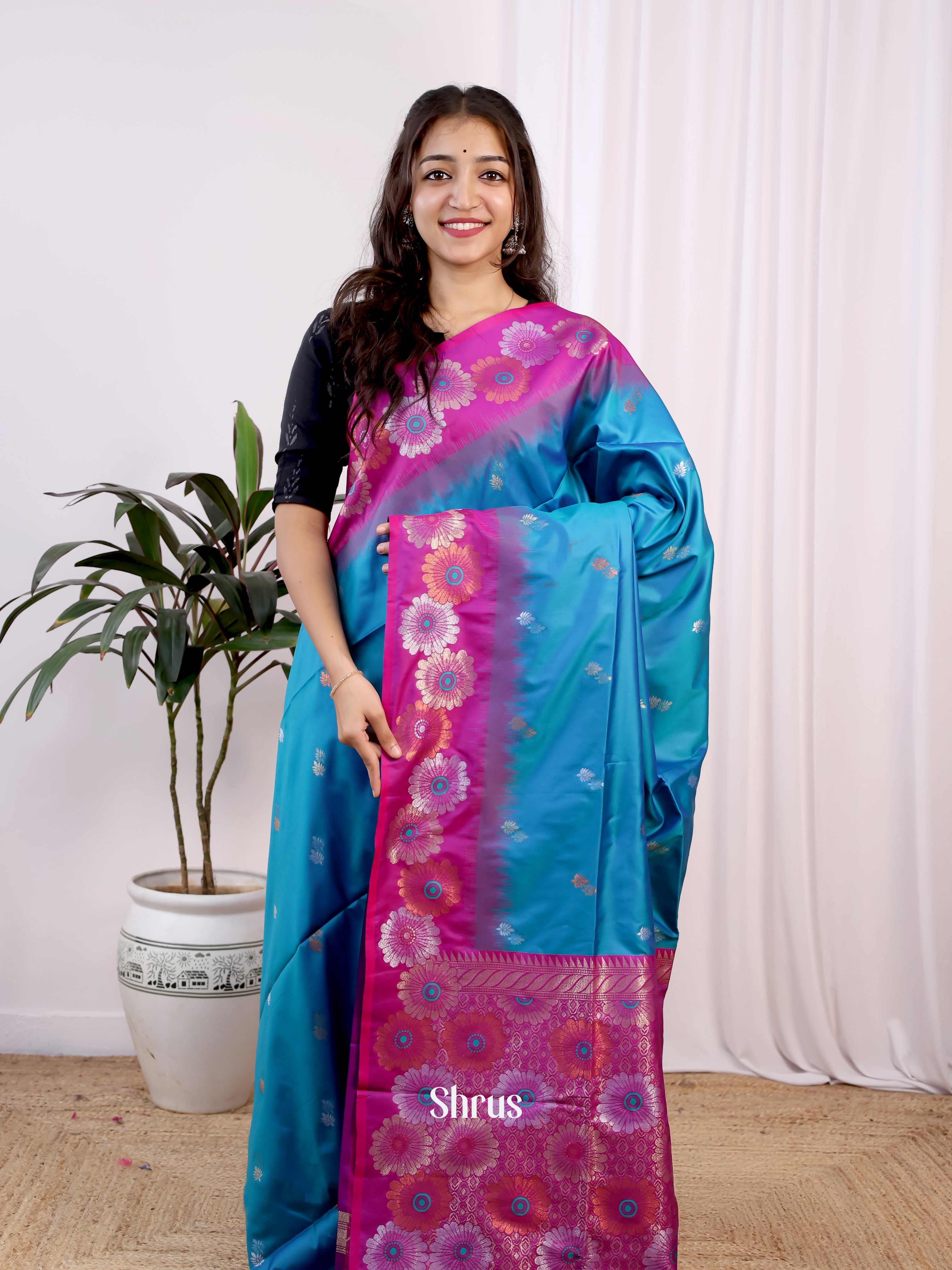 Blue & Majenta- Semi Softsilk Saree - Shop on Shrus.com