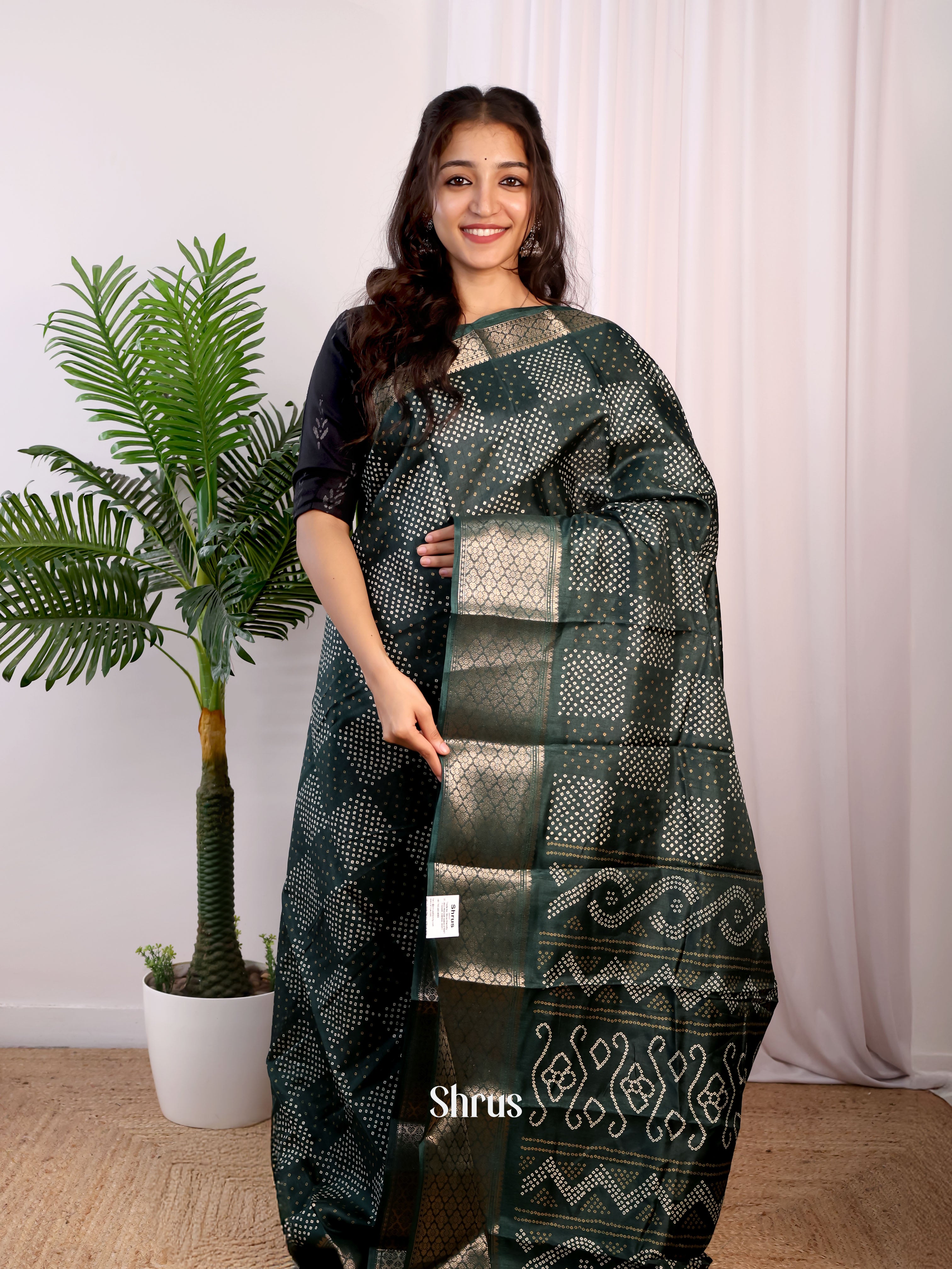 Green- Semi Crepe Saree - Shop on Shrus.com