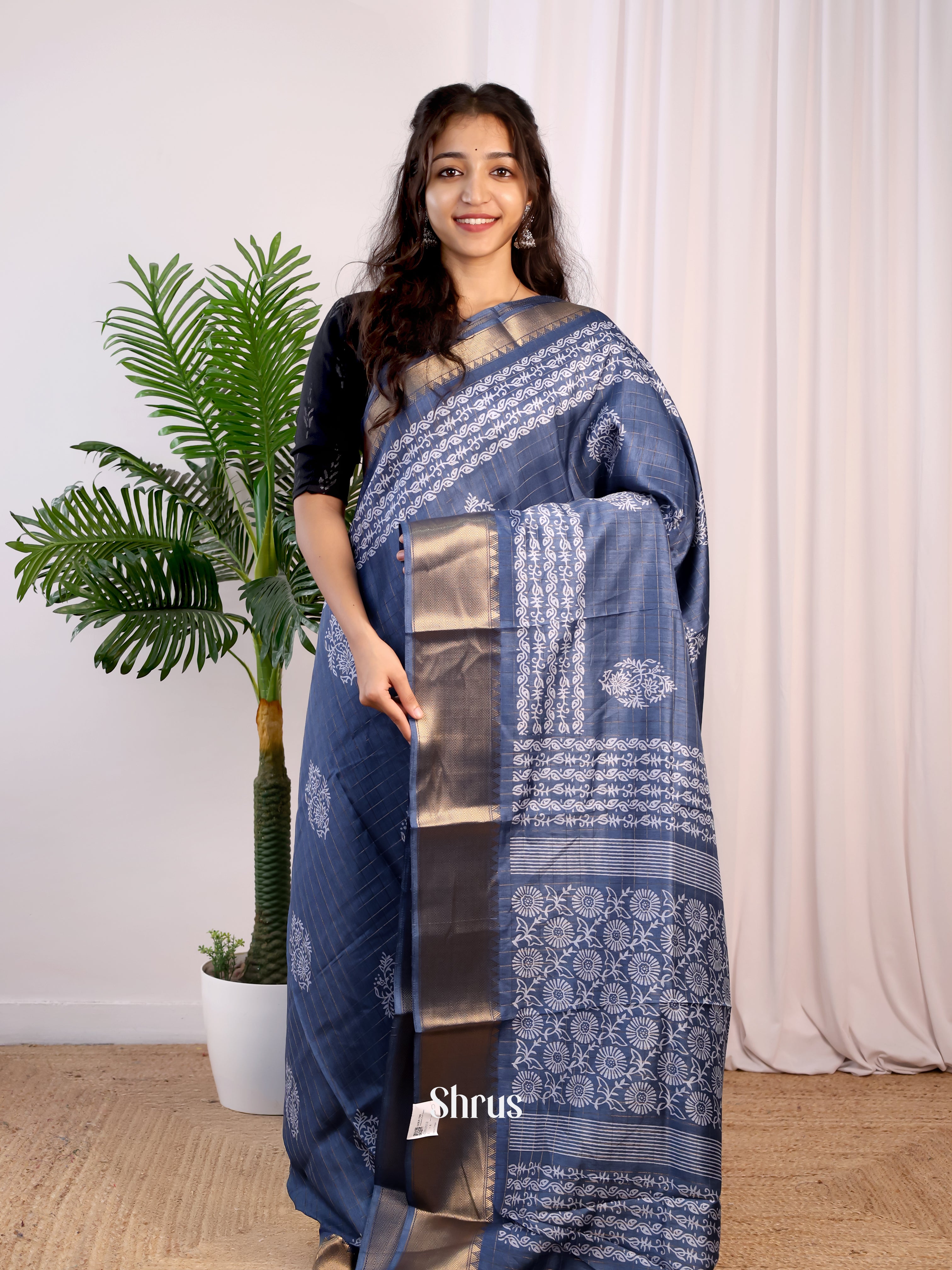 CJS10112 - Semi Crepe Saree - Shop on Shrus.com