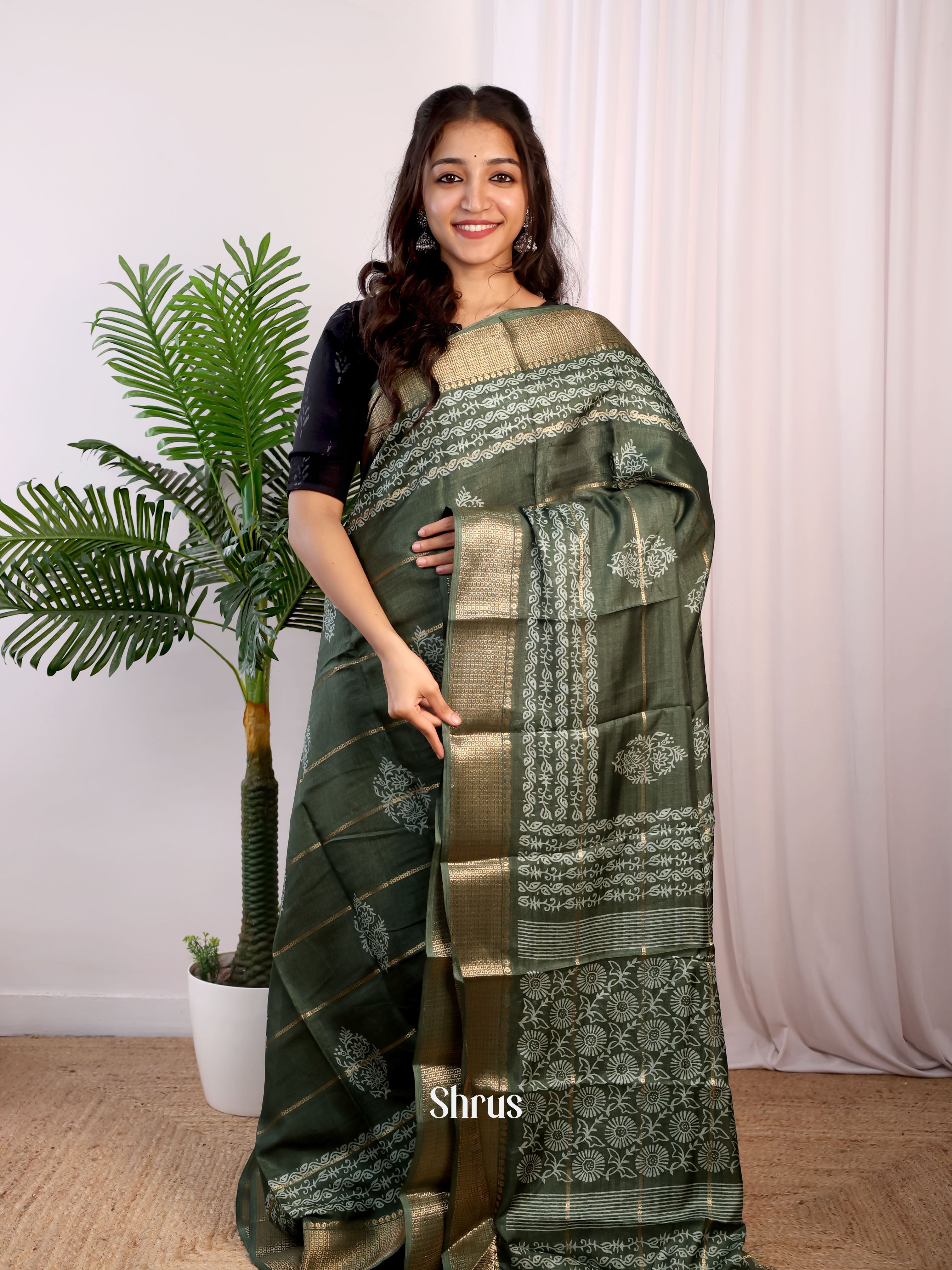 Green - Semi Crepe Saree - Shop on Shrus.com