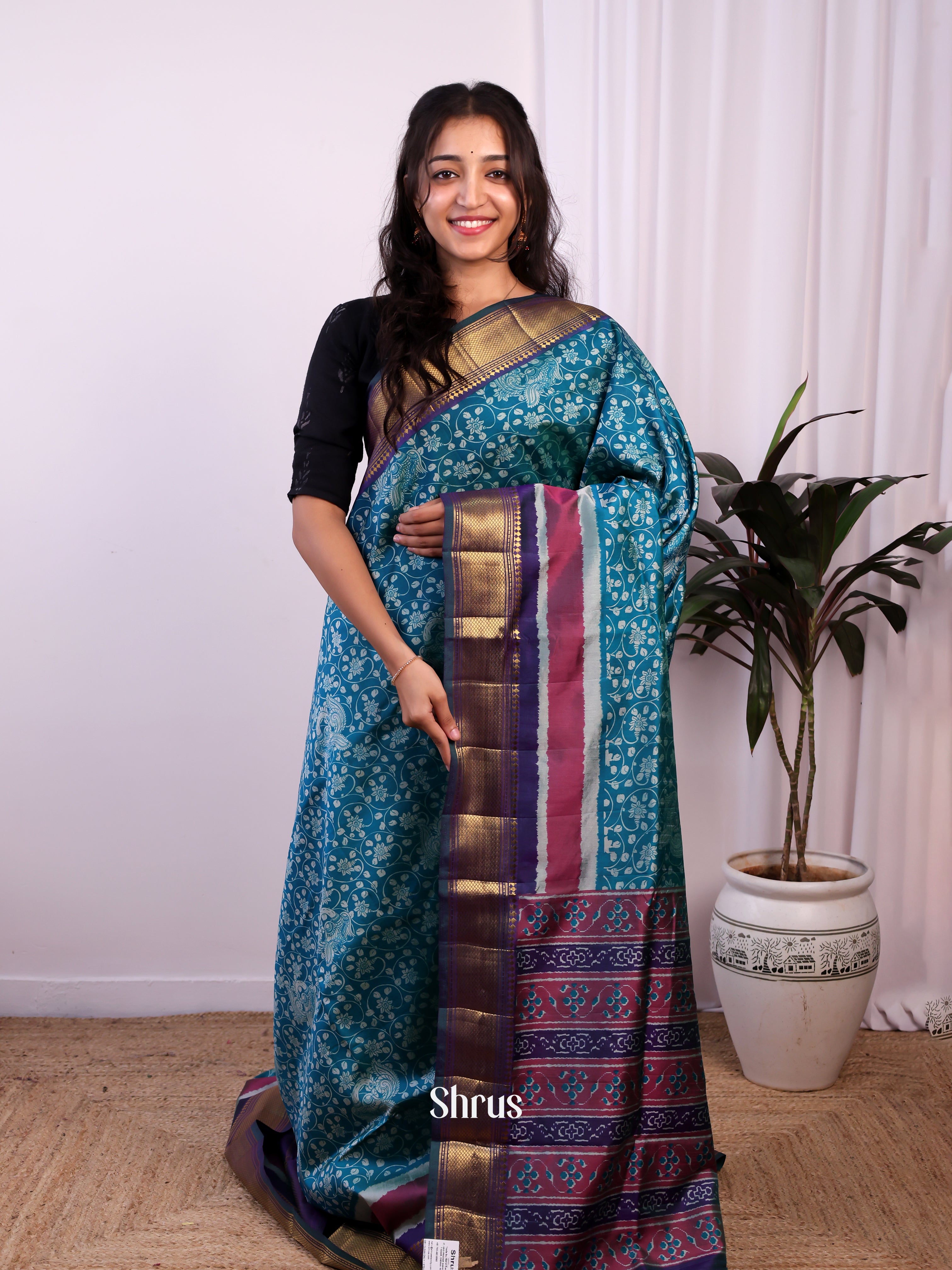 CJS17346 - Semi Patola Saree - Shop on Shrus.com