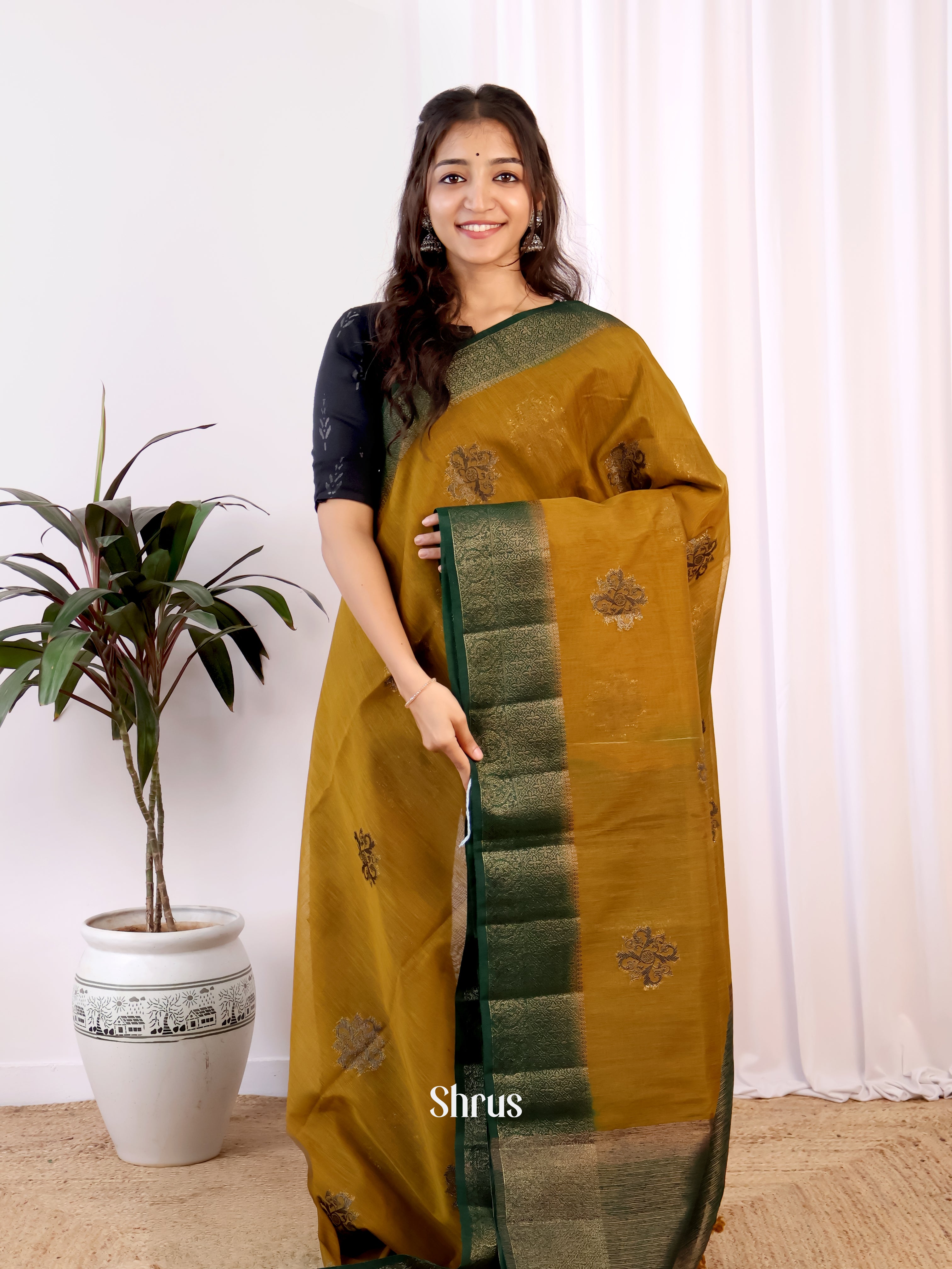 Mathulir Green & Green- Semi Jute Saree - Shop on Shrus.com