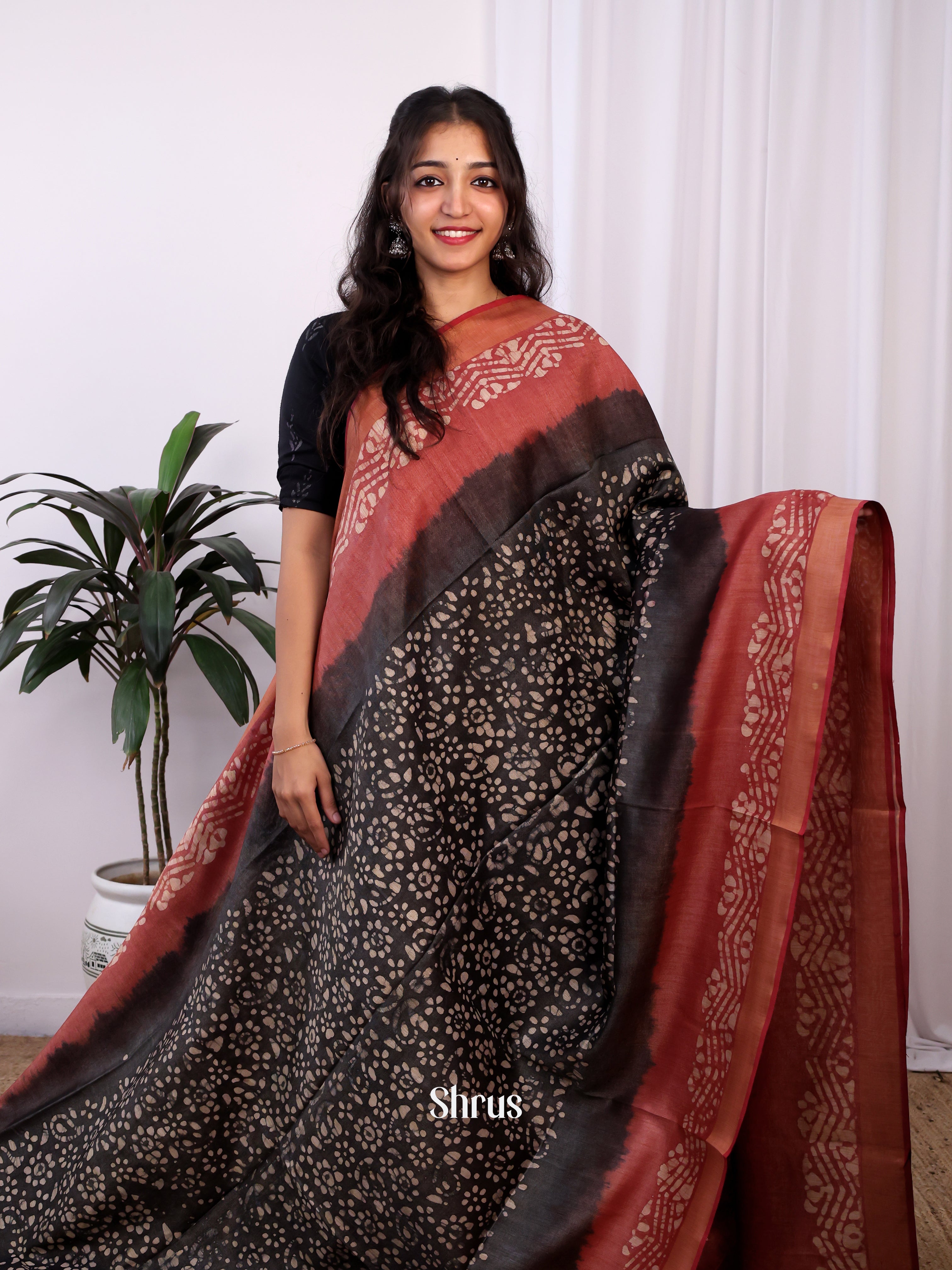 Black & Red -Bhatik Saree - Shop on Shrus.com