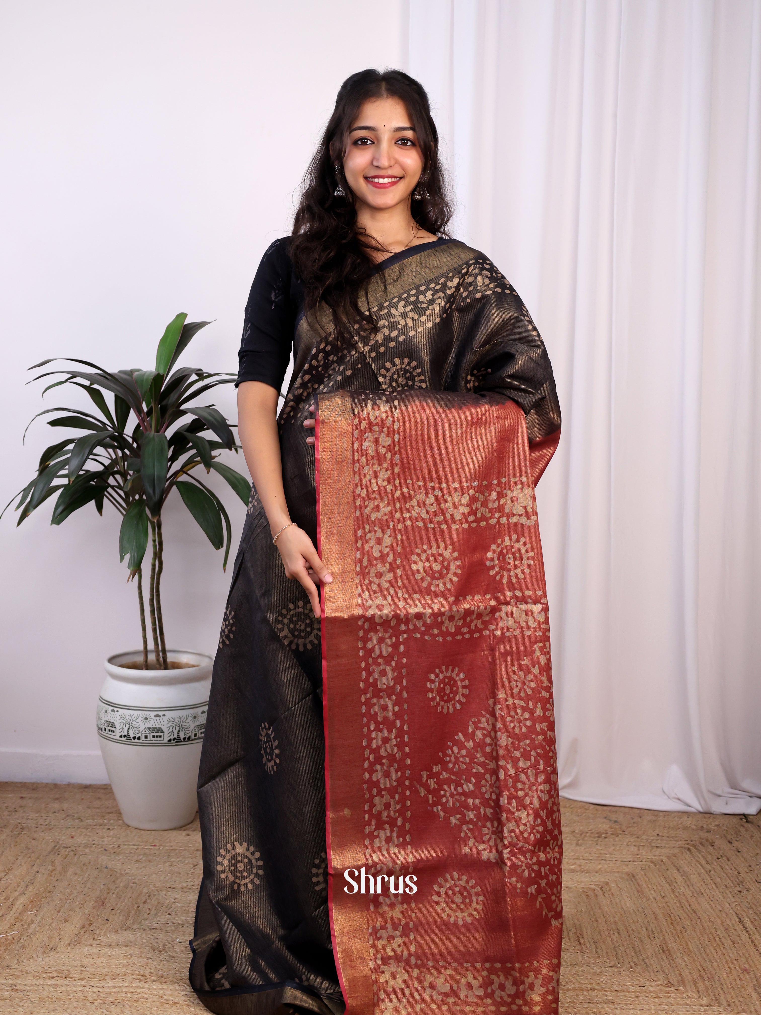 Black & Red -Bhatik Saree - Shop on Shrus.com
