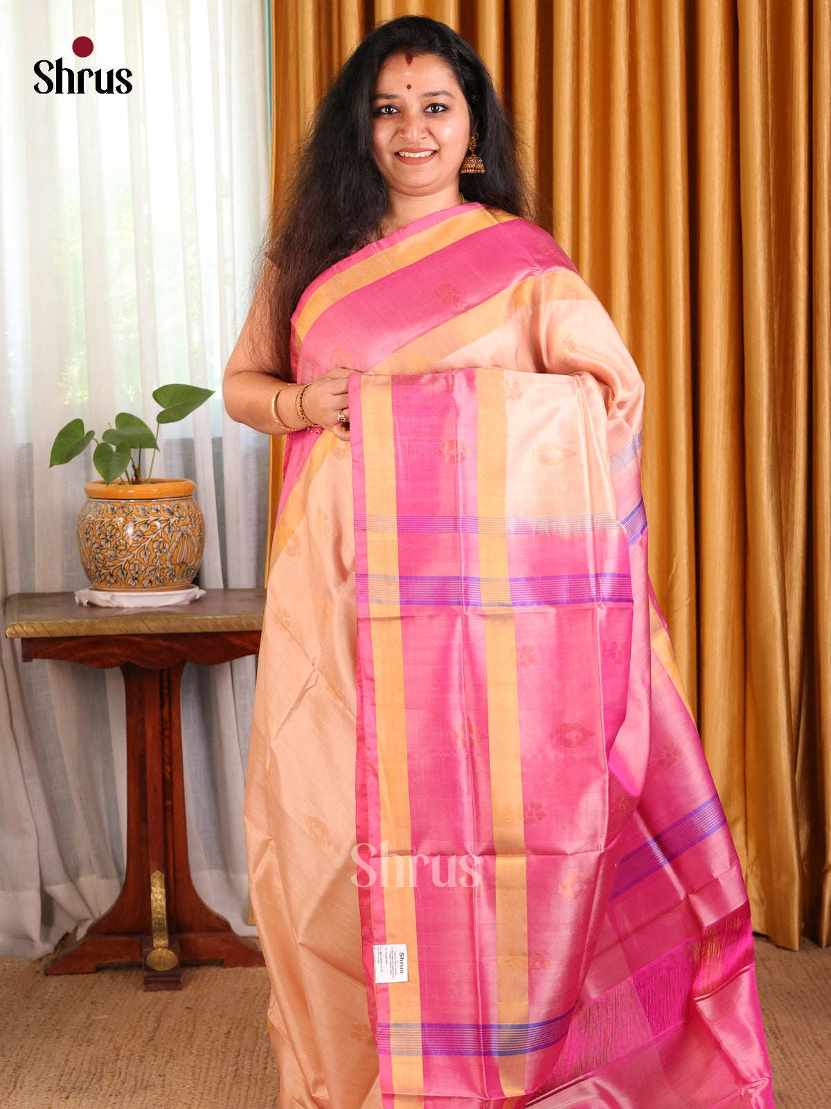 Exquisite Peach Uppada silk Saree withzari butta , rettaipet zari border - Shop on Shrus.com