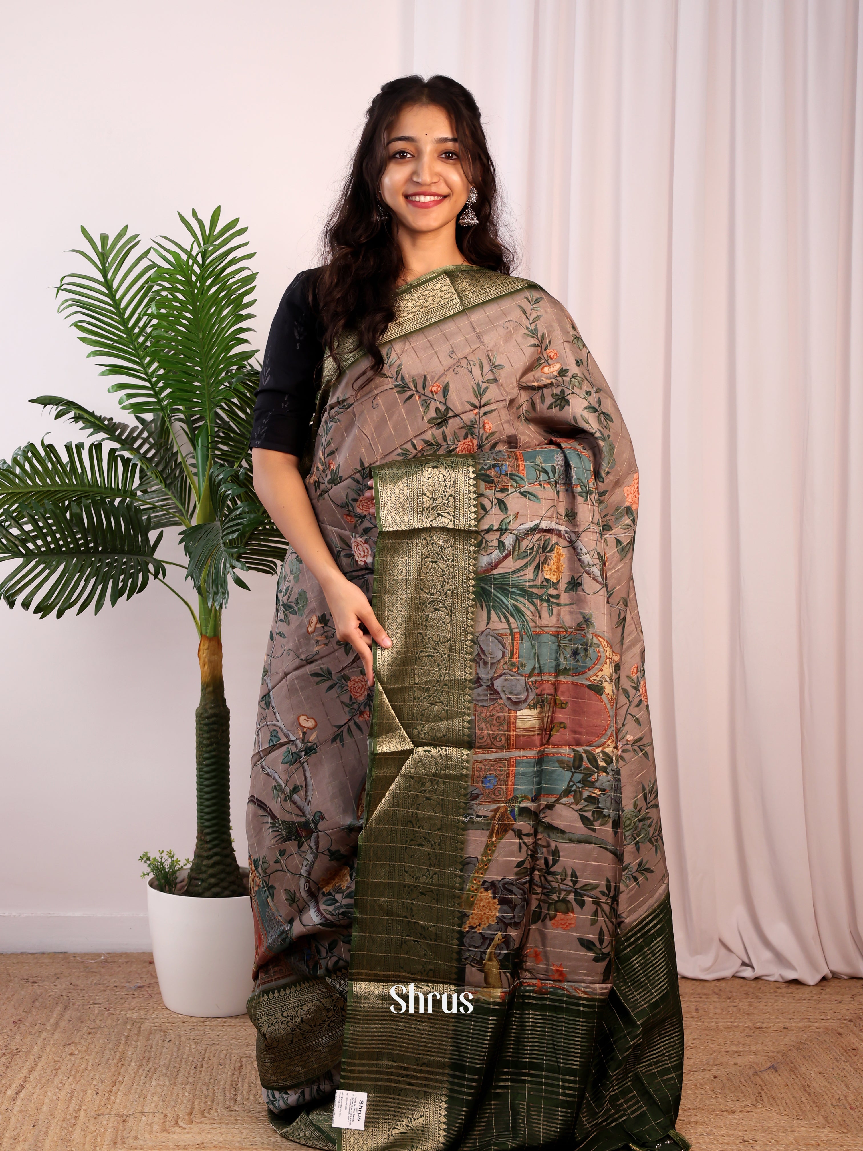 Onion Pink & Green- Semi Dola silk Saree - Shop on Shrus.com
