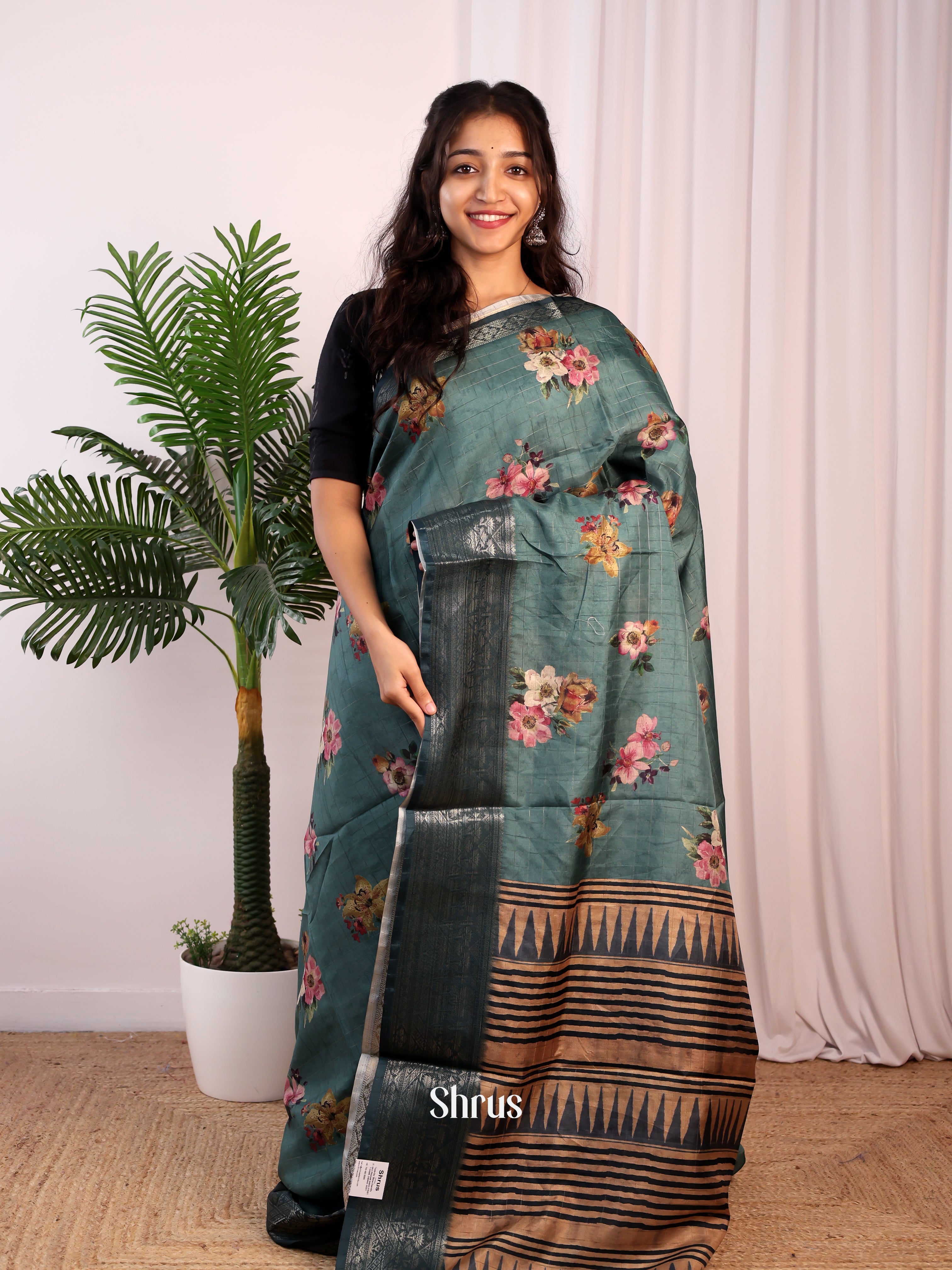 Green- Semi Dola silk Saree - Shop on Shrus.com