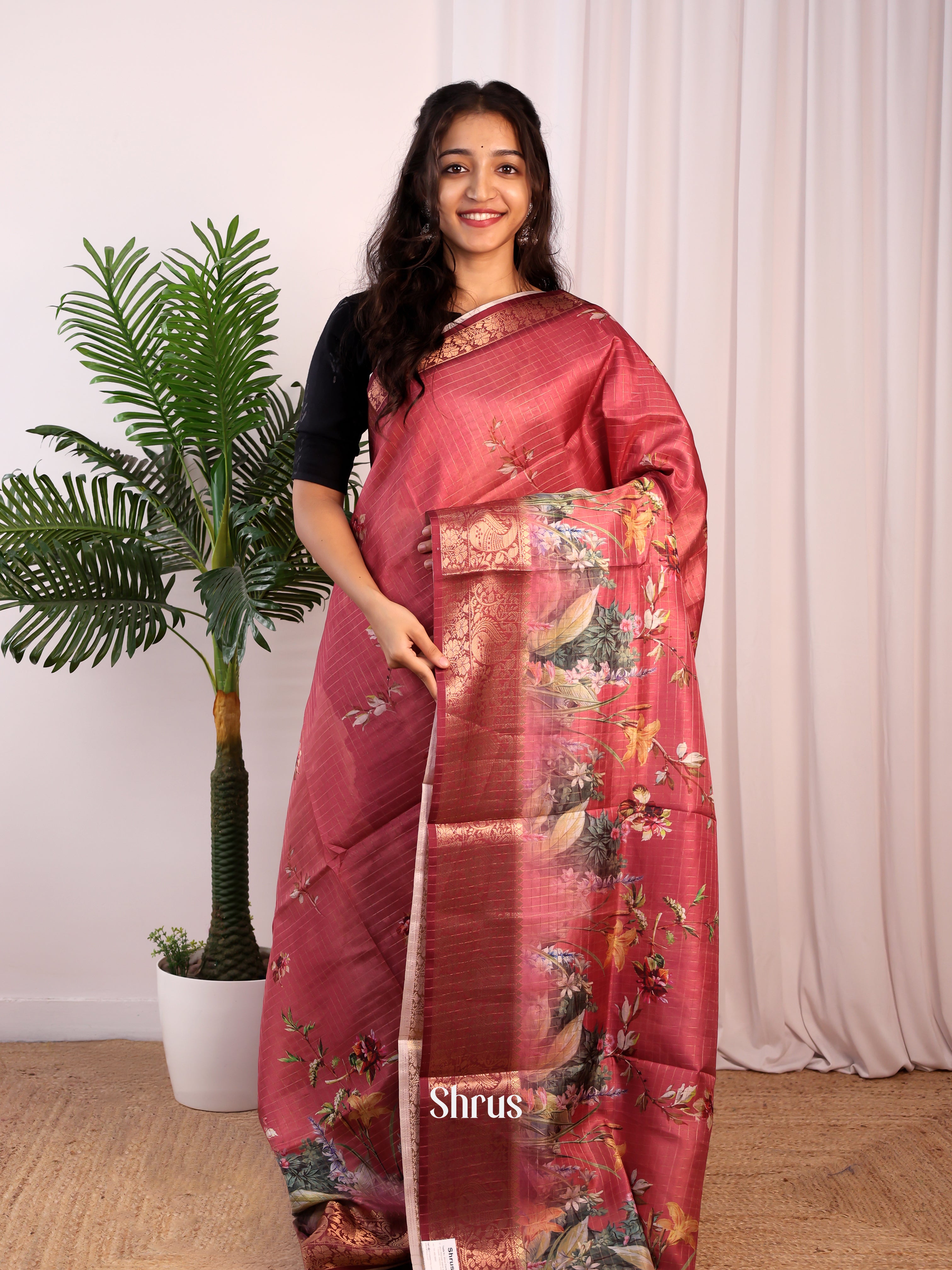Reddish Pink- Semi Dola silk Saree - Shop on Shrus.com