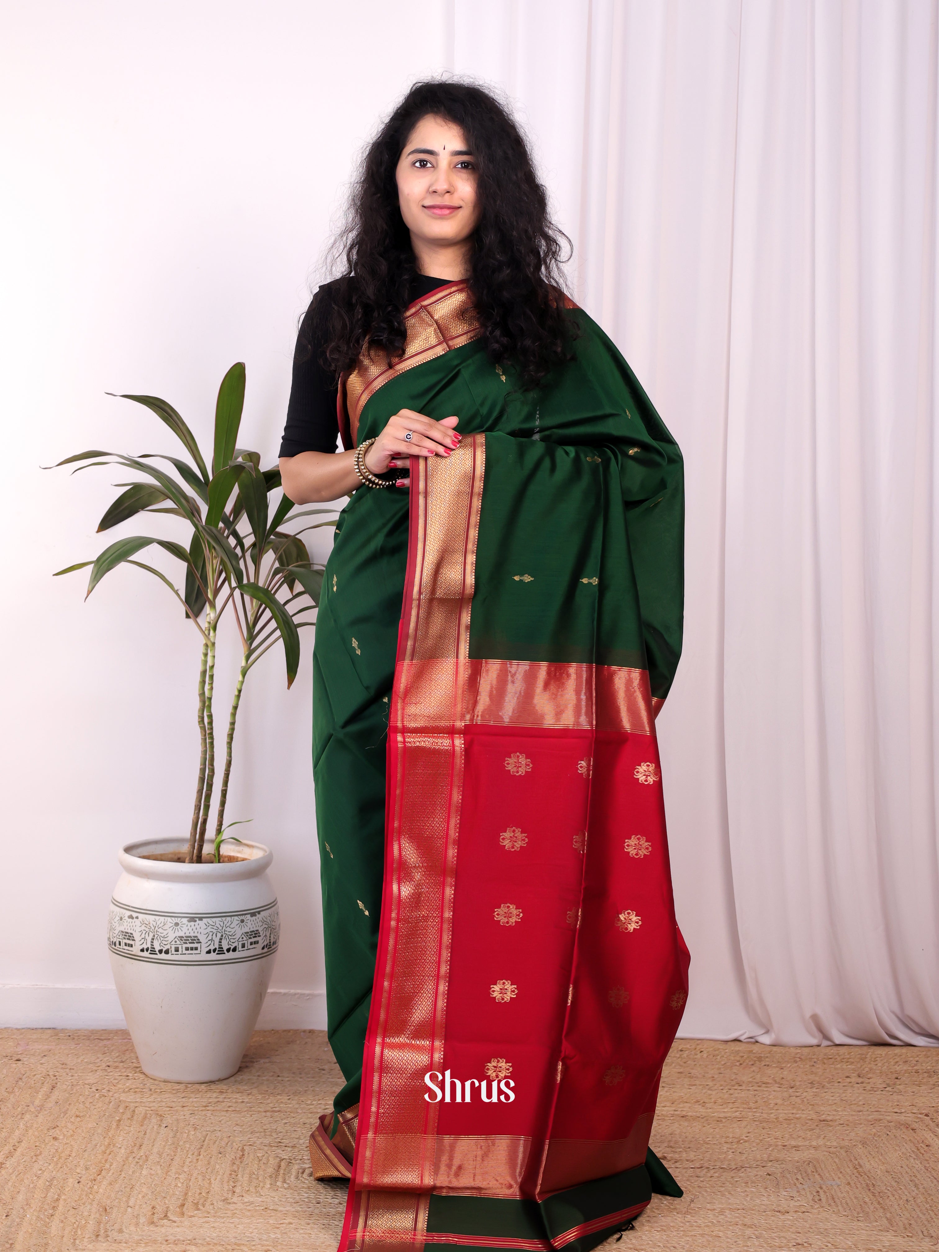 Bottle Green & Red- Maheshwari silkcotton Saree - Shop on Shrus.com