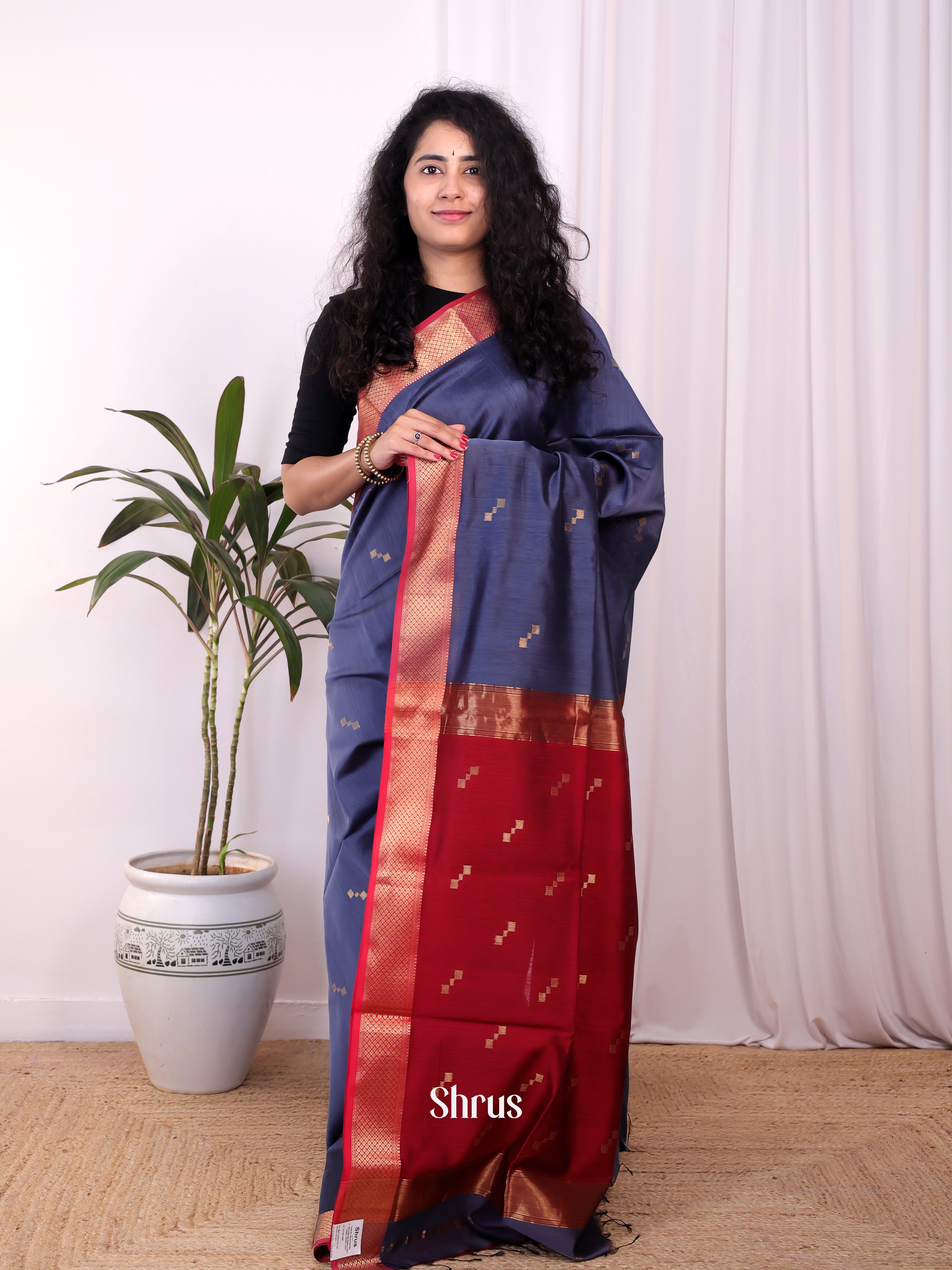 Blue & Red - Maheshwari silkcotton Saree - Shop on Shrus.com