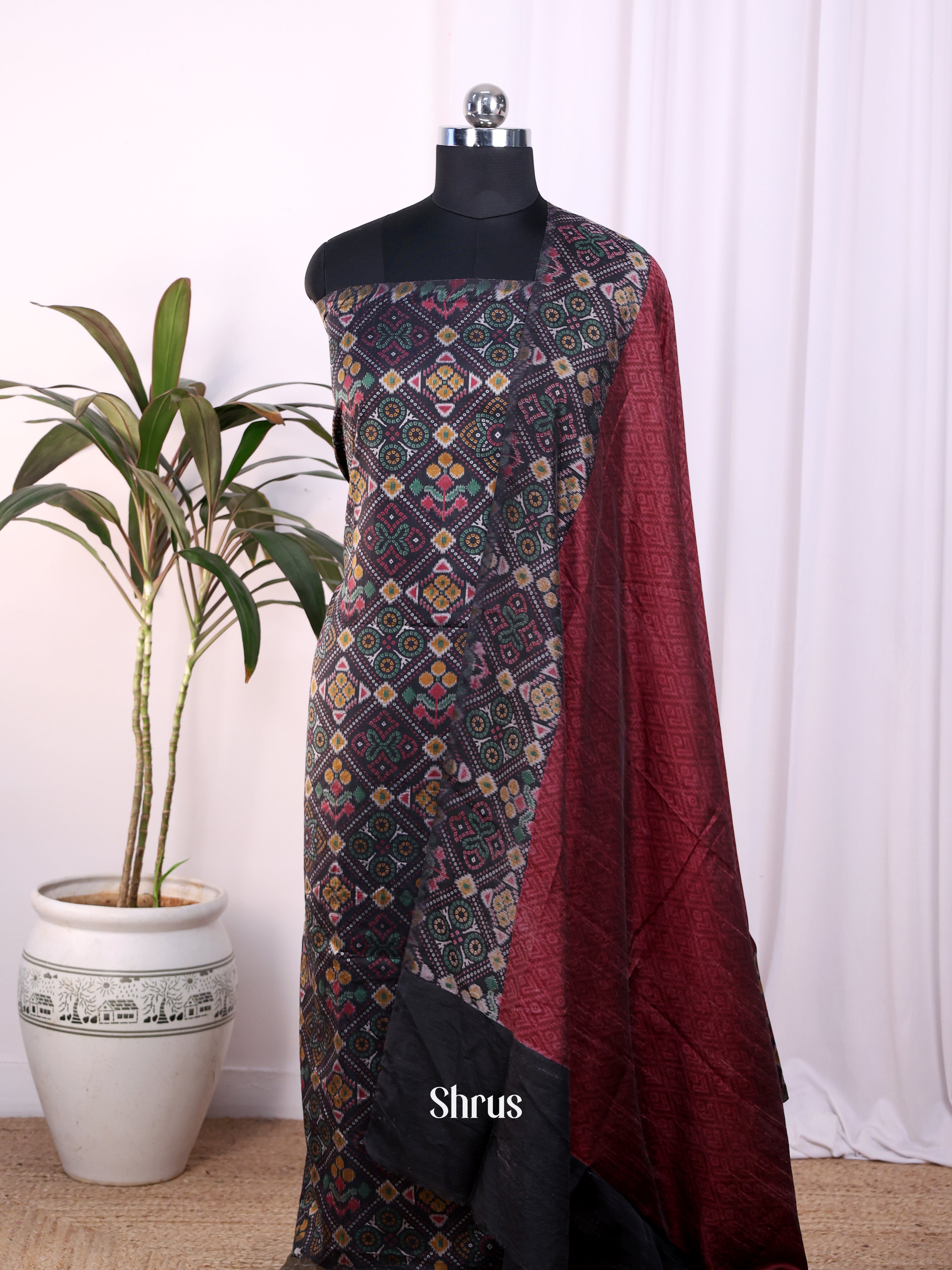 Black & Maroon - Semi Patola top & dupatta - Shop on Shrus.com
