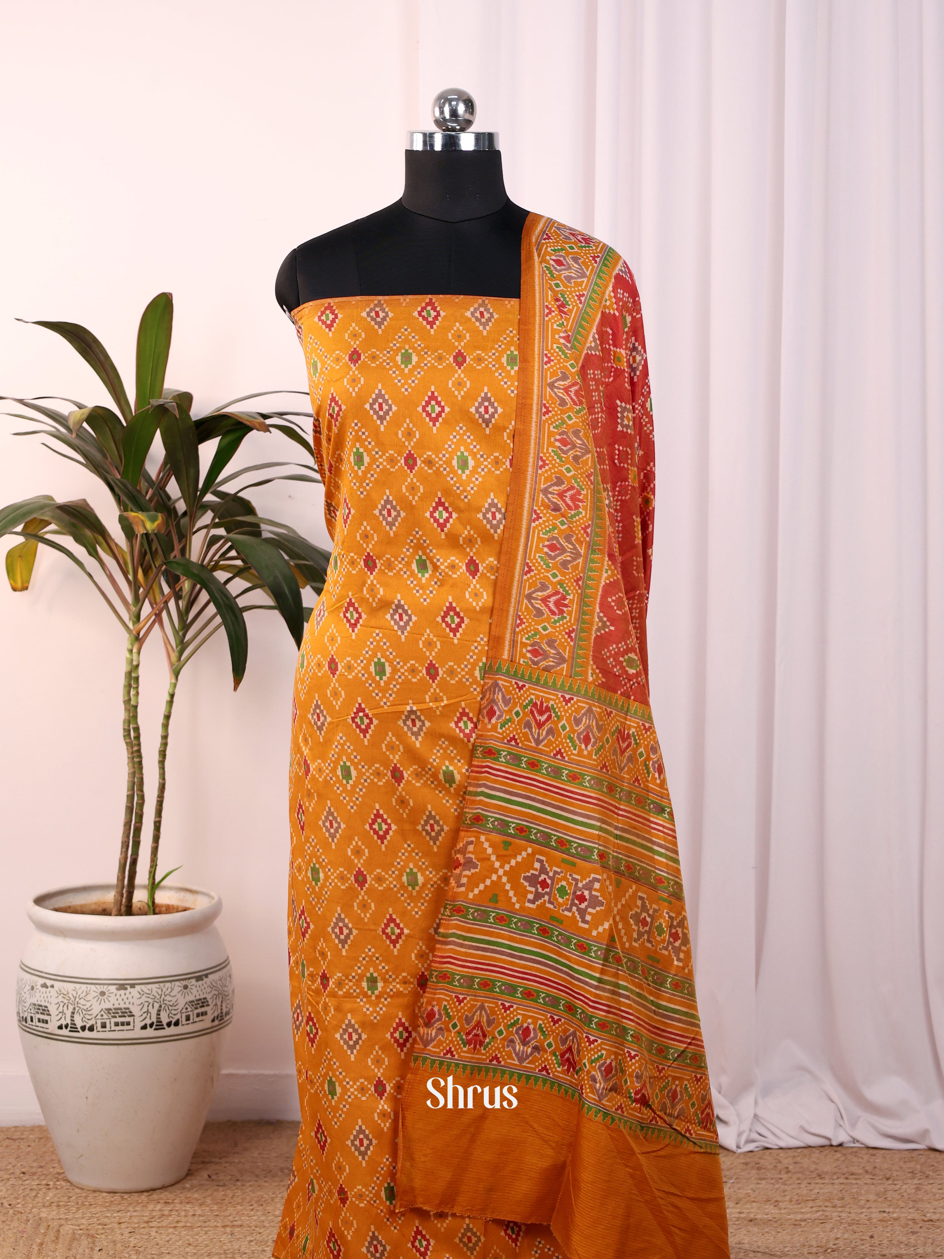 Mustard & Brick - Semi Patola top & dupatta - Shop on Shrus.com