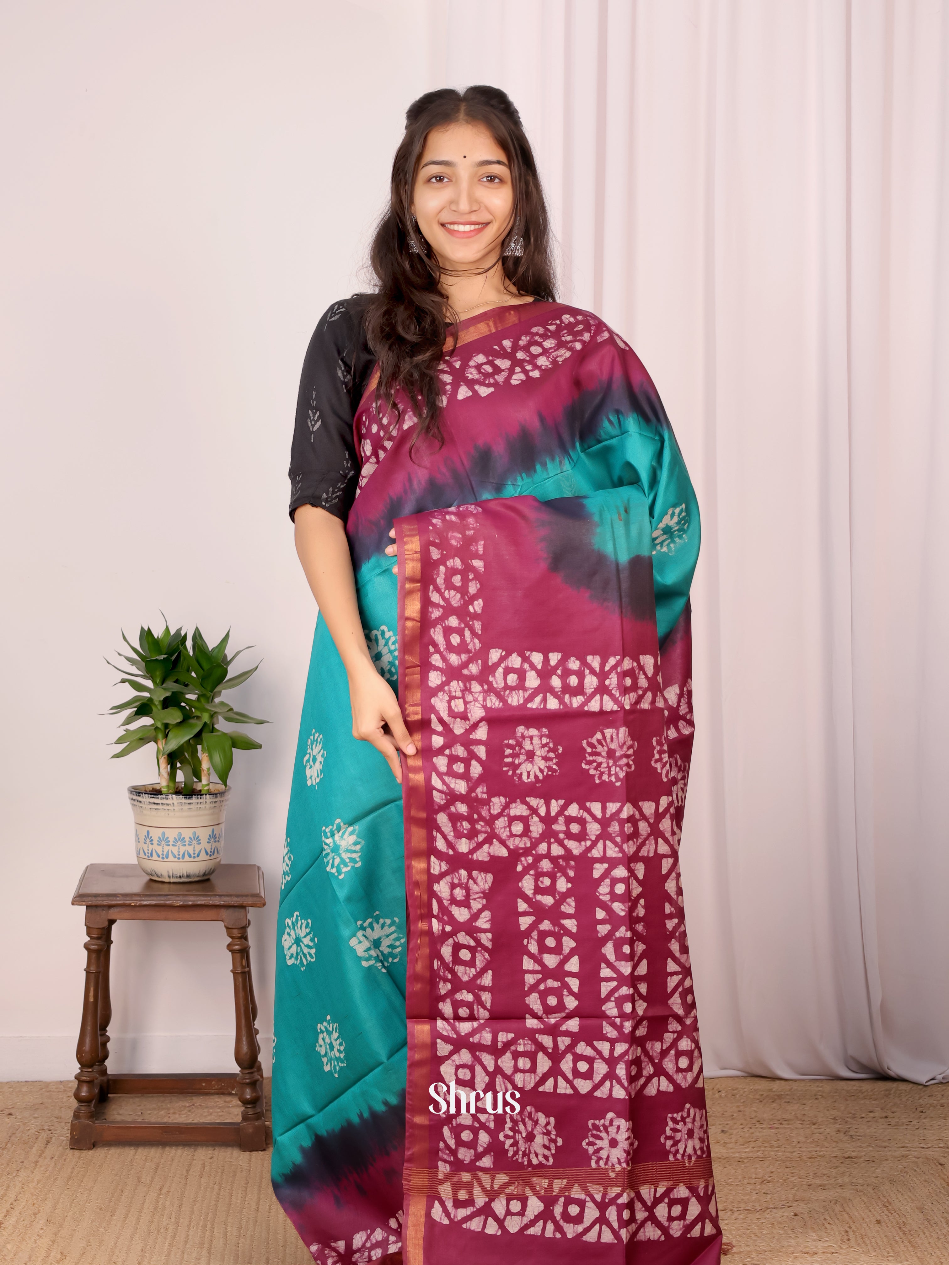 Green & Purple - Bhatik Saree - Shop on Shrus.com