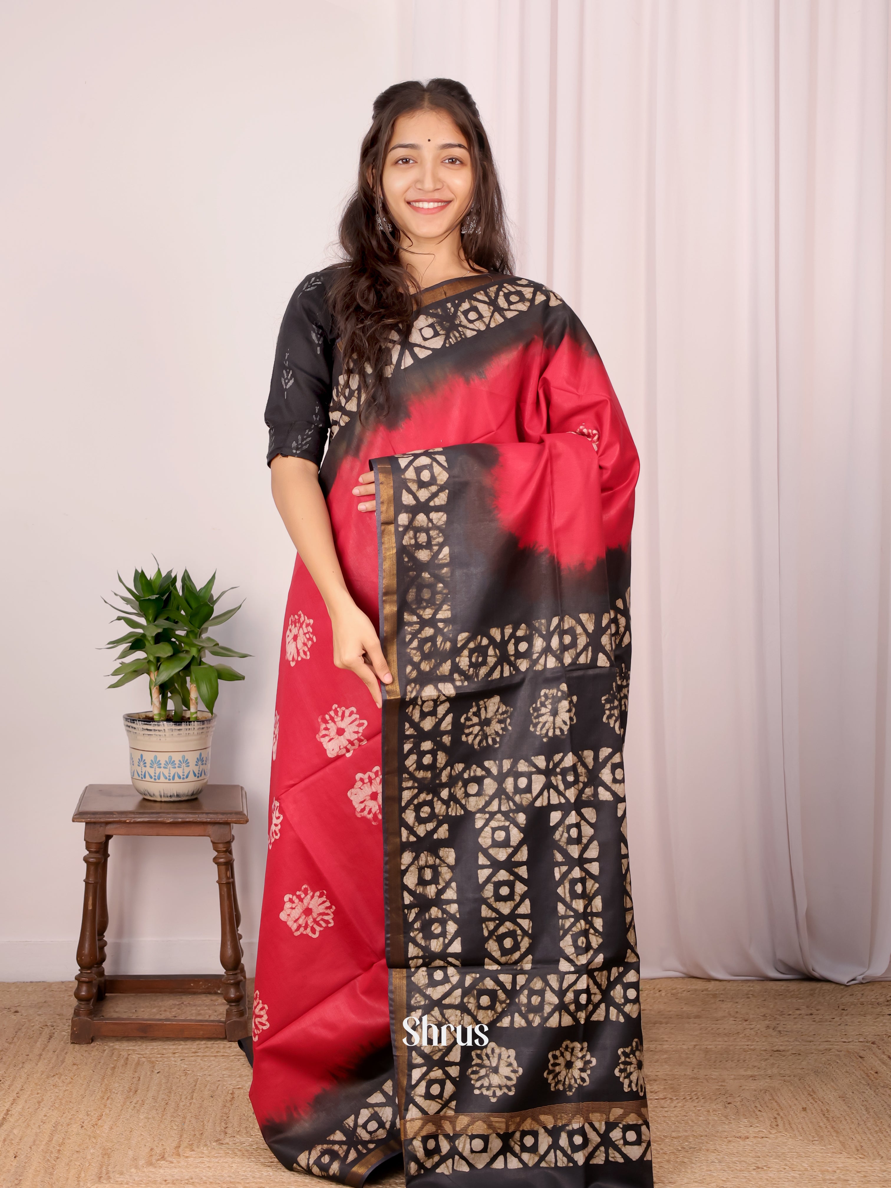 Red & Black - Bhatik Saree - Shop on Shrus.com