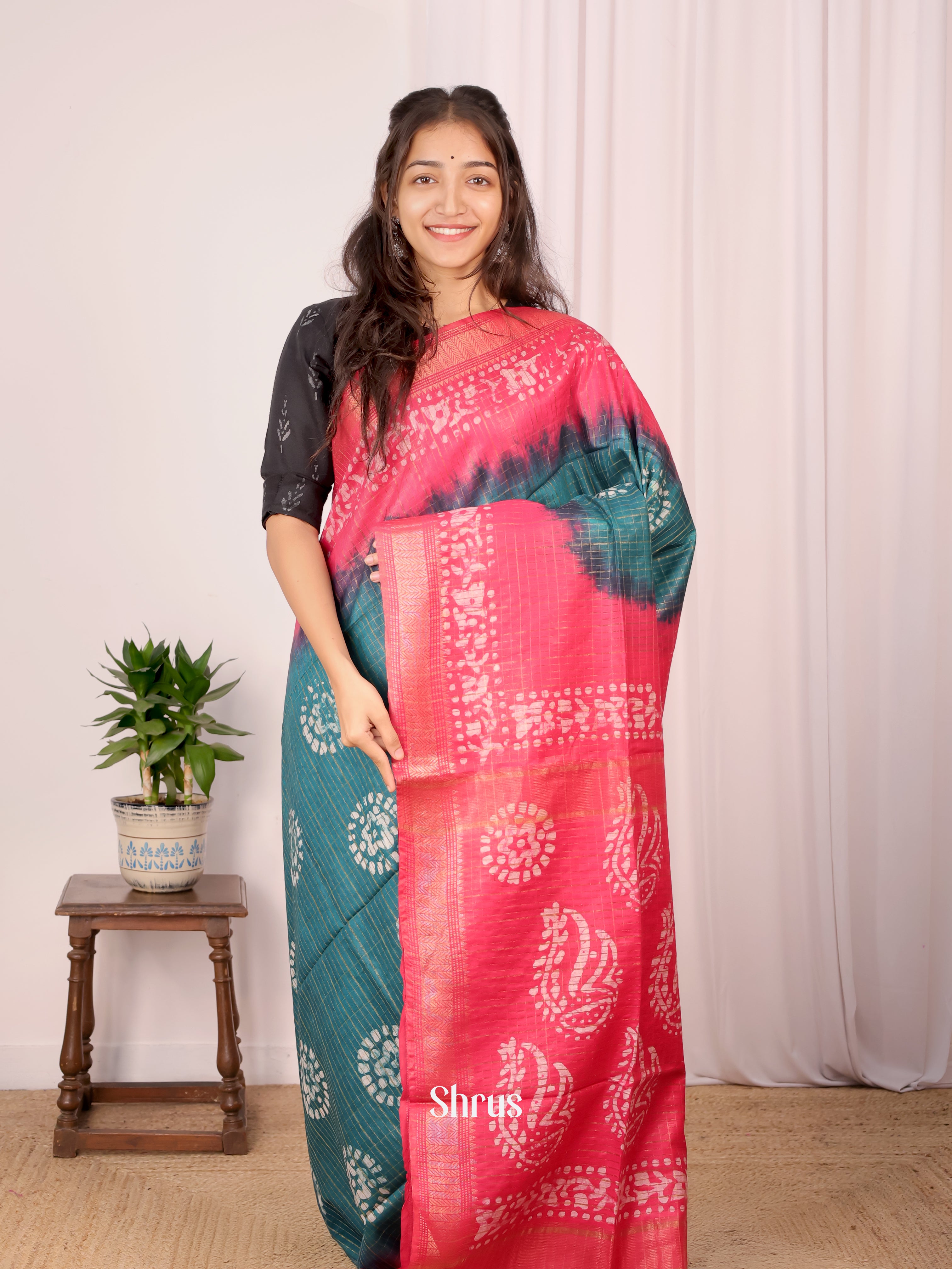 Green & Pink - Bhatik Saree - Shop on Shrus.com