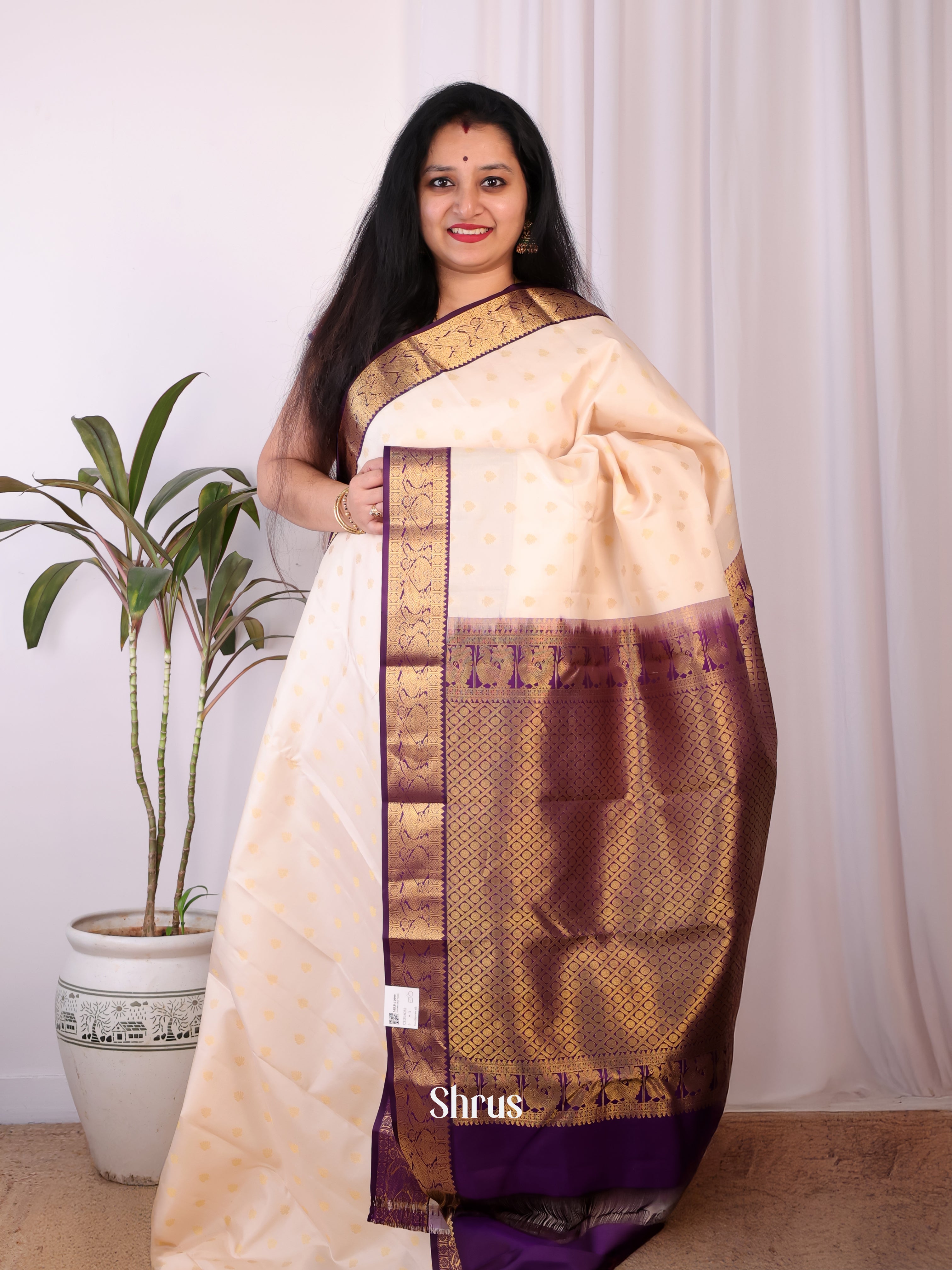 Cream & Violet- Kanchipuram silk Saree - Shop on Shrus.com