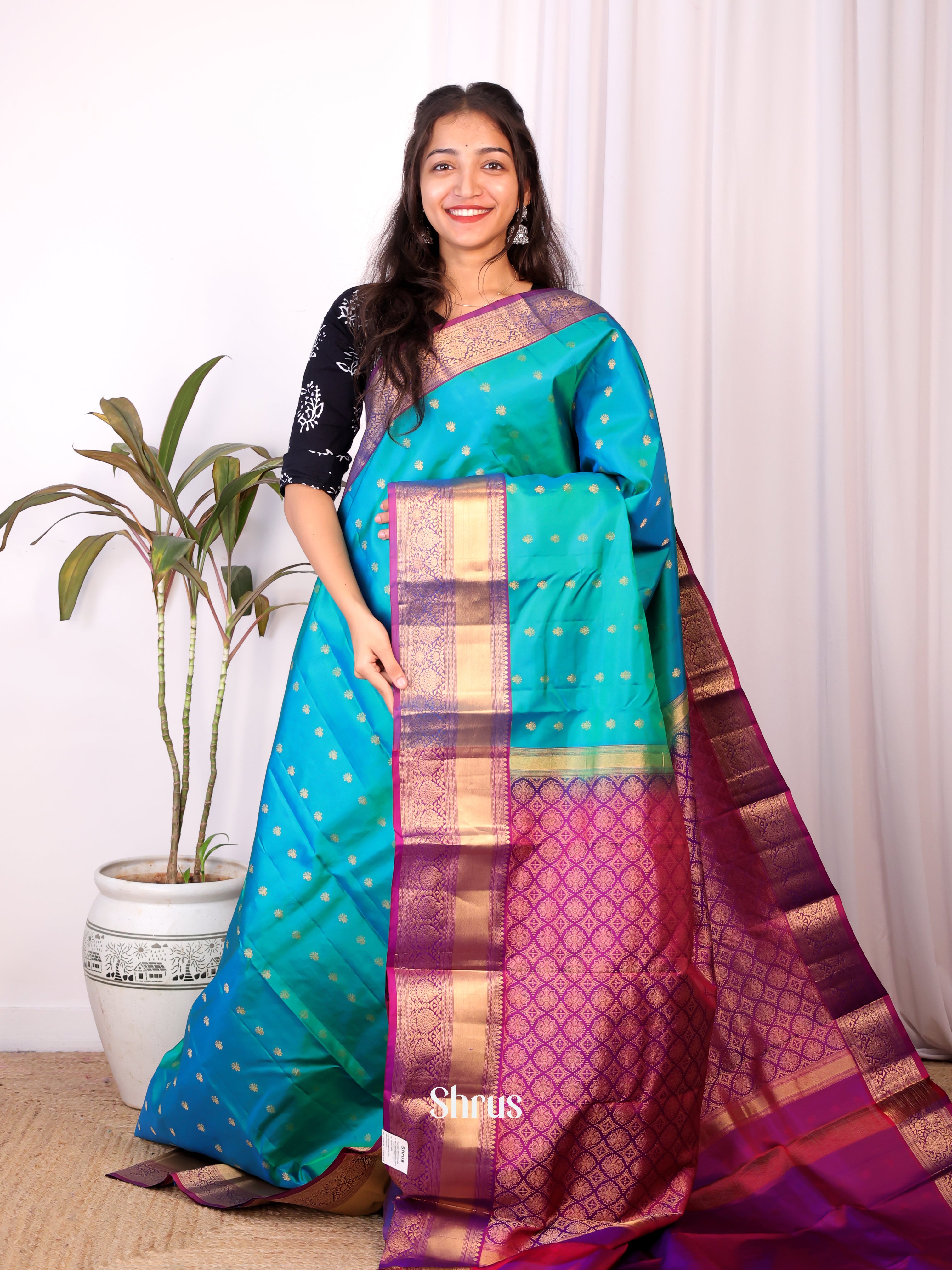 Blue & Majenta - Kanchipuram silk Saree - Shop on Shrus.com