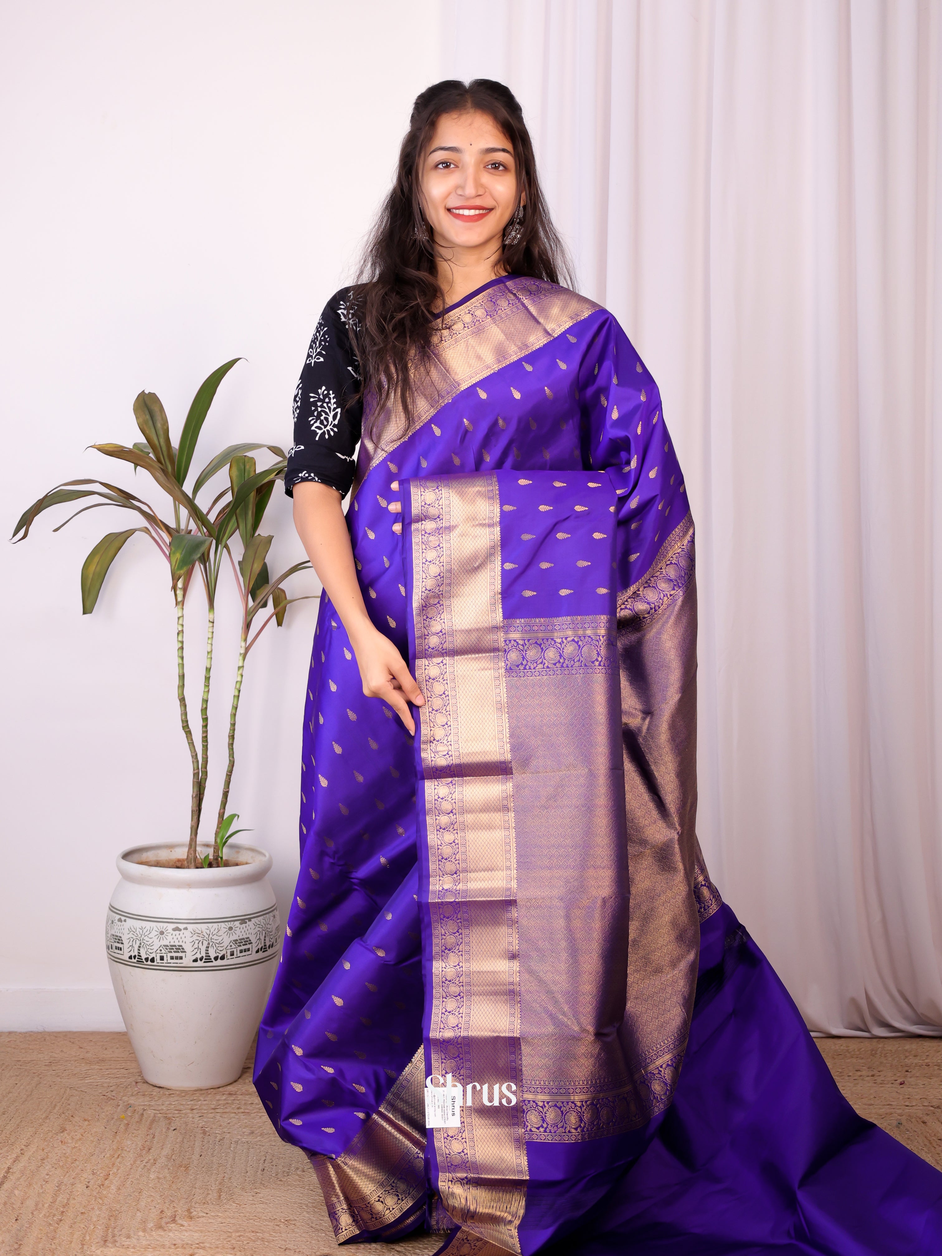Bright Purplish-Blue (Single Tone) - Kanchipuram silk Saree - Shop on Shrus.com