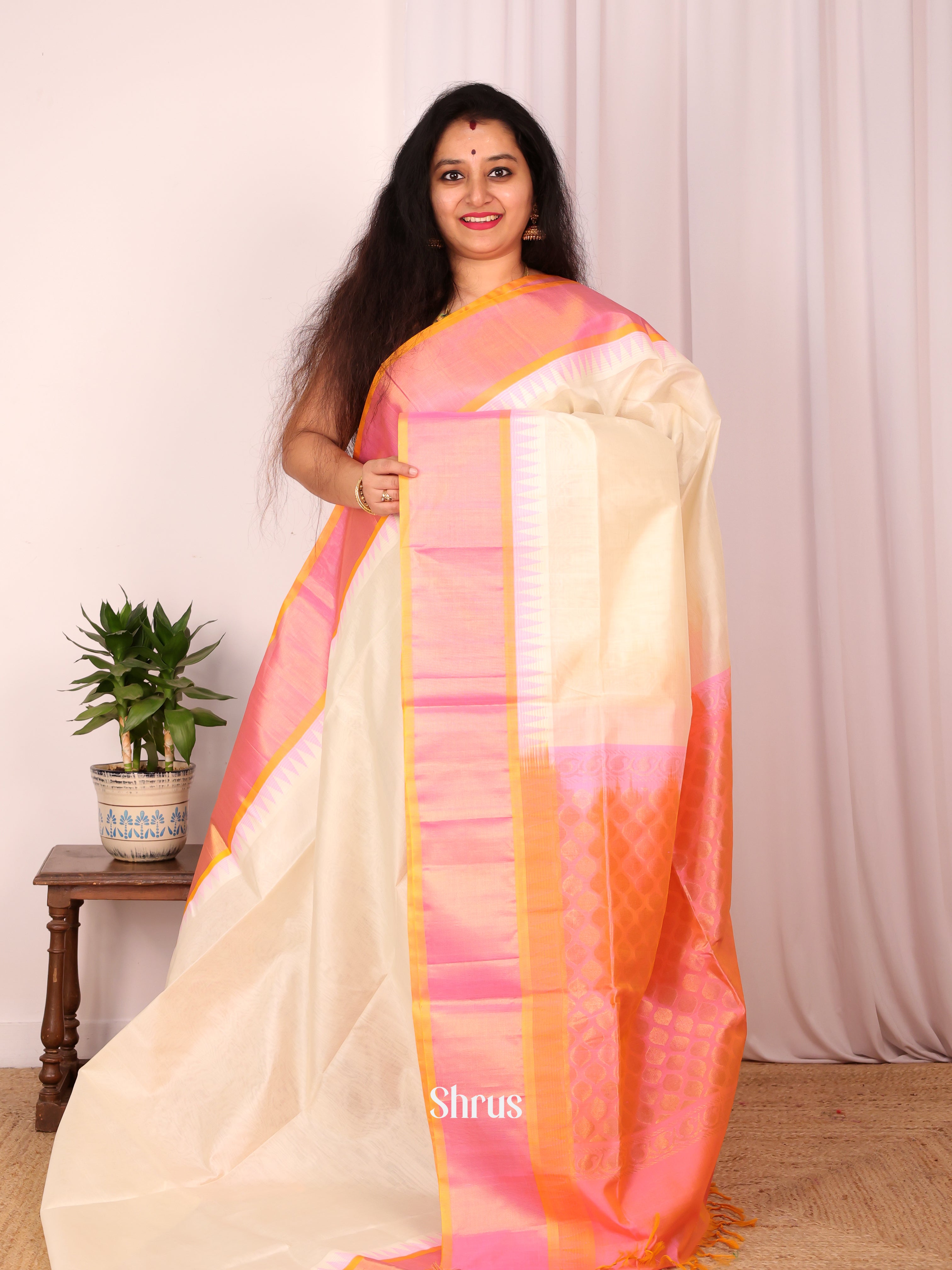 Cream & Peach- Silk Cotton Saree - Shop on Shrus.com