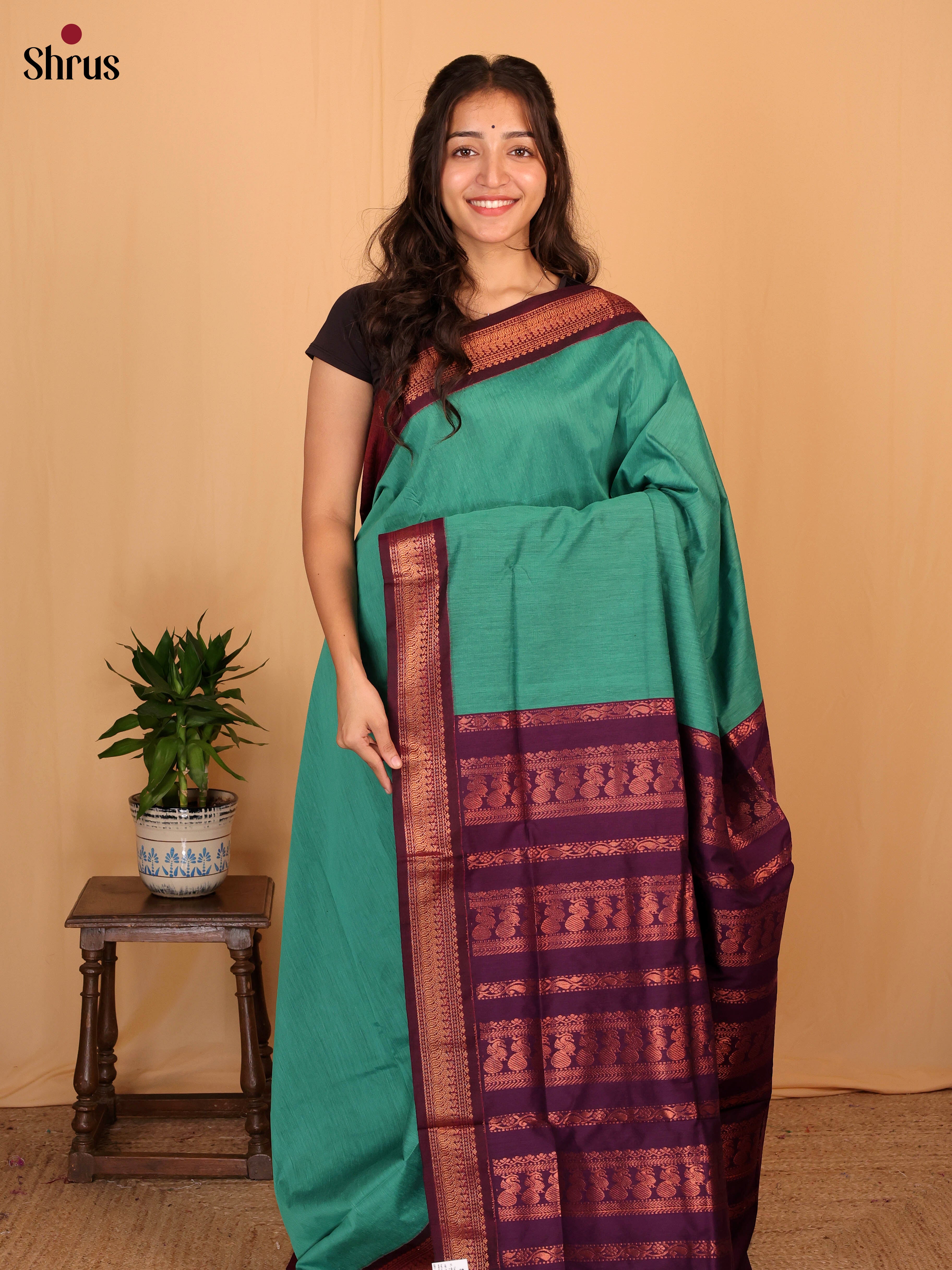 Green & Majenta - Kalyani Cotton Saree - Shop on Shrus.com