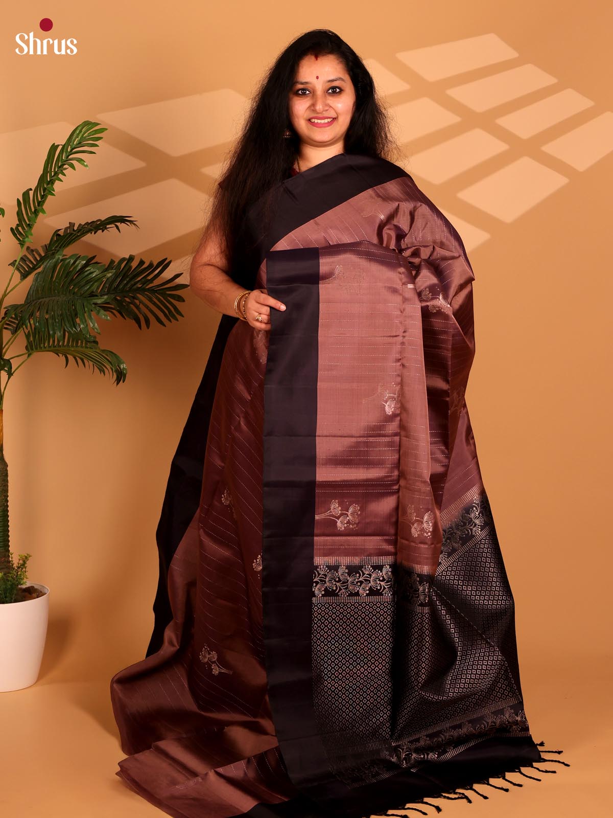 Mesmerizing Brown Soft Silk Saree with Floral Zari Motifs, Coffee Zari Border & Brocade Pallu - Shop on Shrus.com