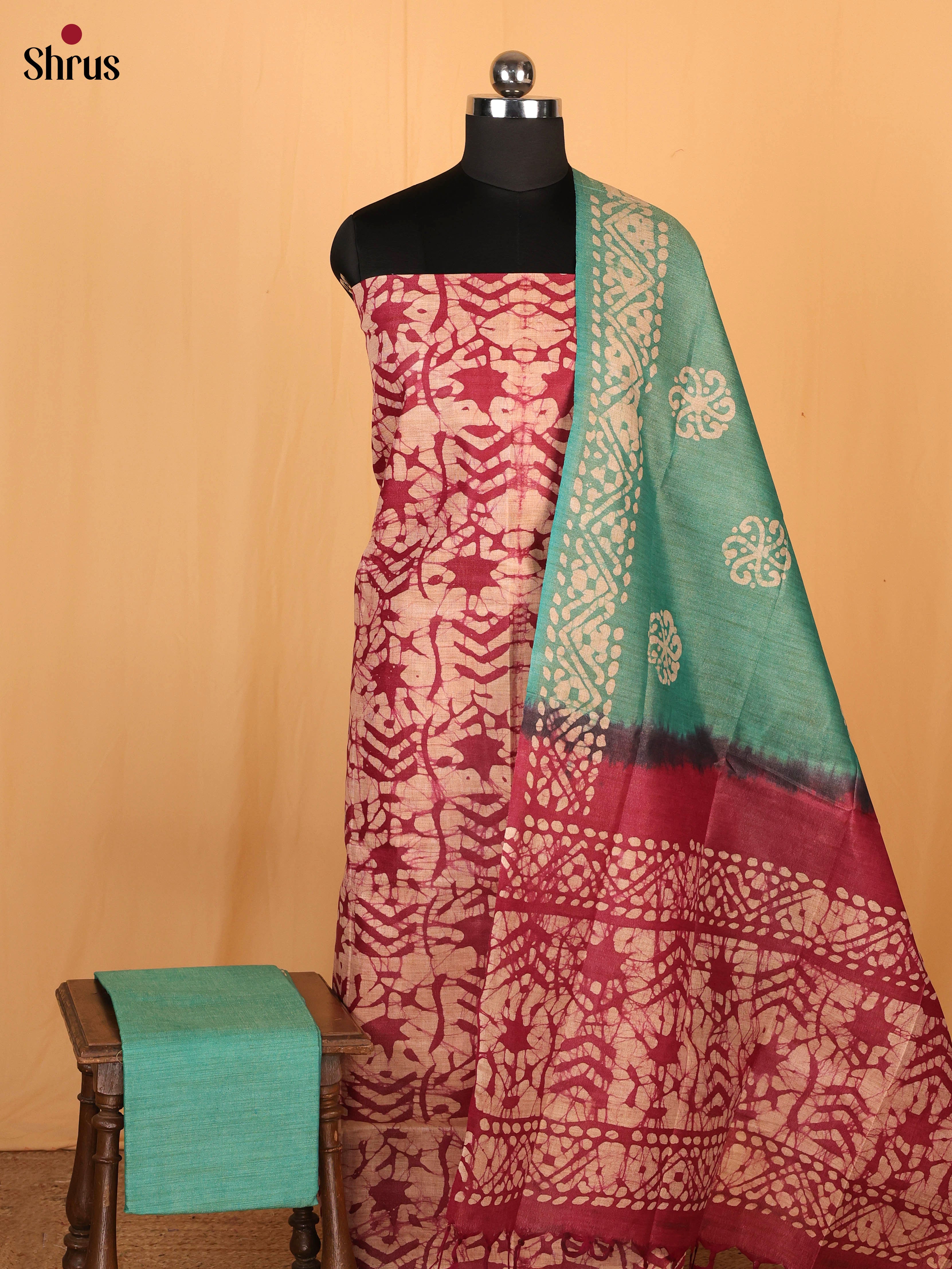 Red & Green - Bhatik salwar - Shop on Shrus.com