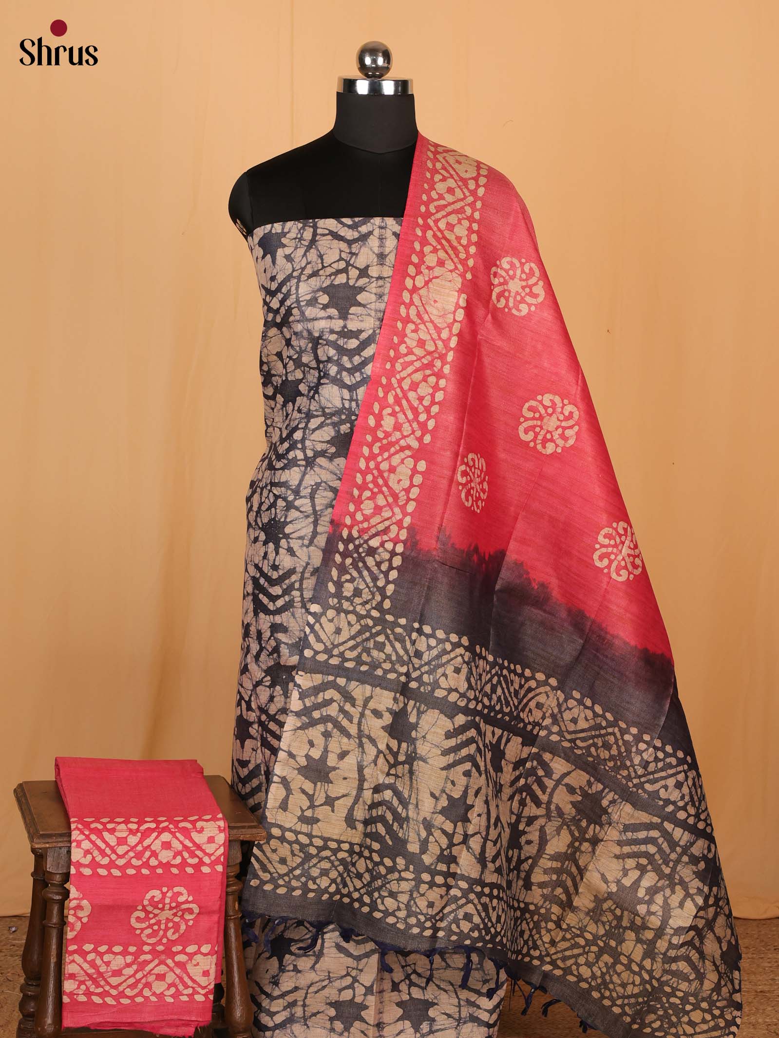 Black & Pink - Bhatik salwar - Shop on Shrus.com