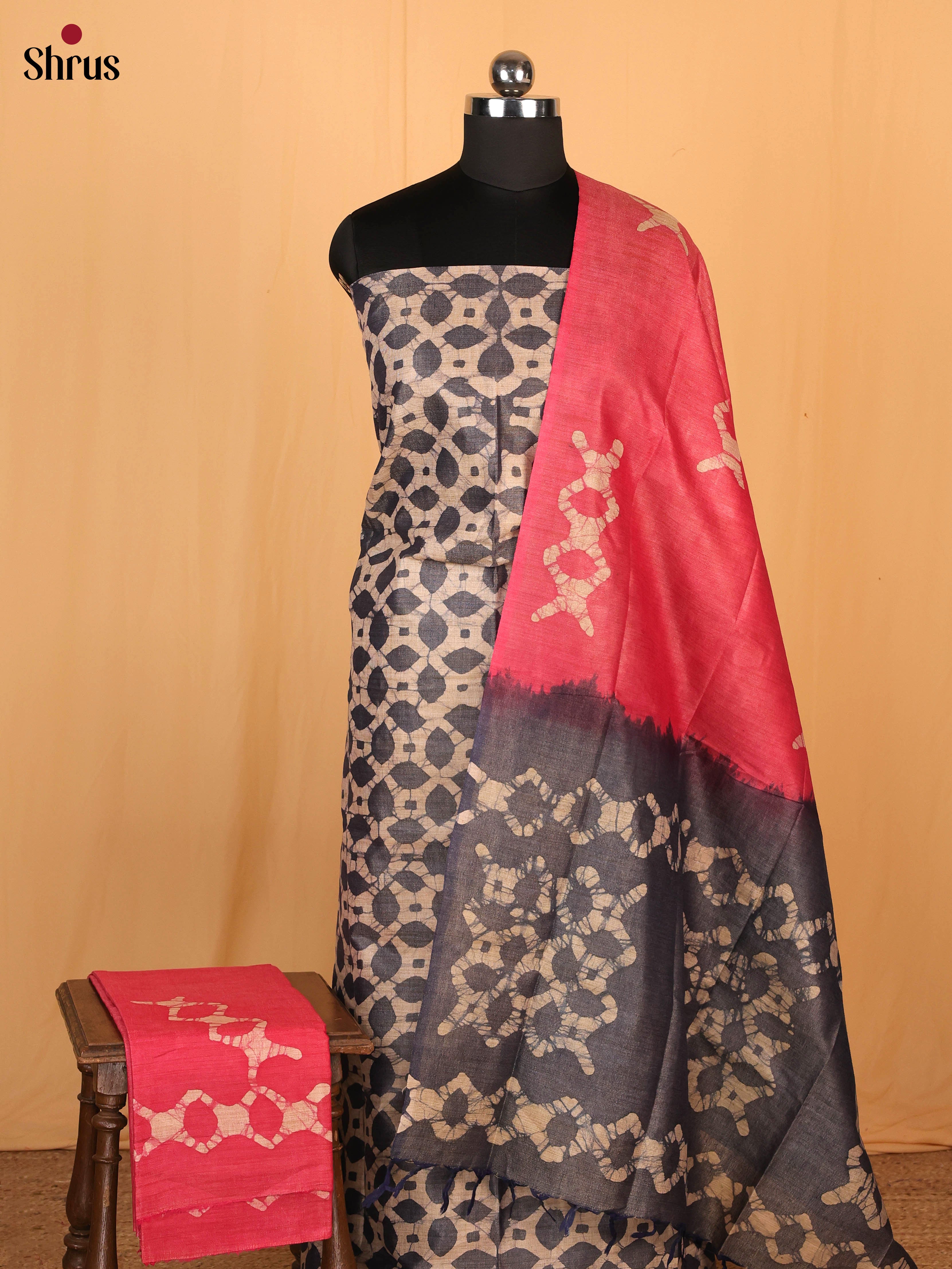 Black & Pink - Bhatik salwar - Shop on Shrus.com