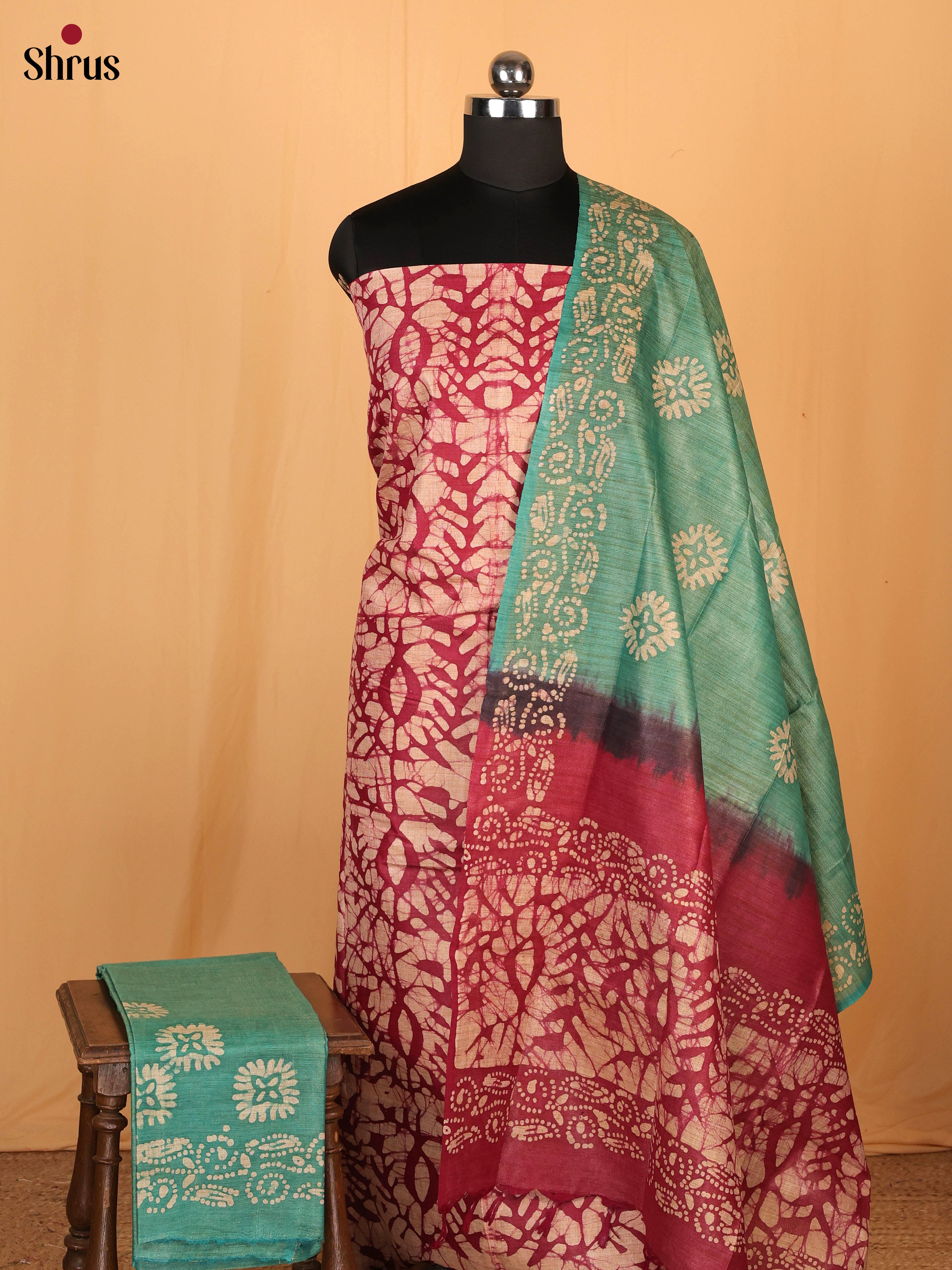 Red & Green - Bhatik salwar - Shop on Shrus.com