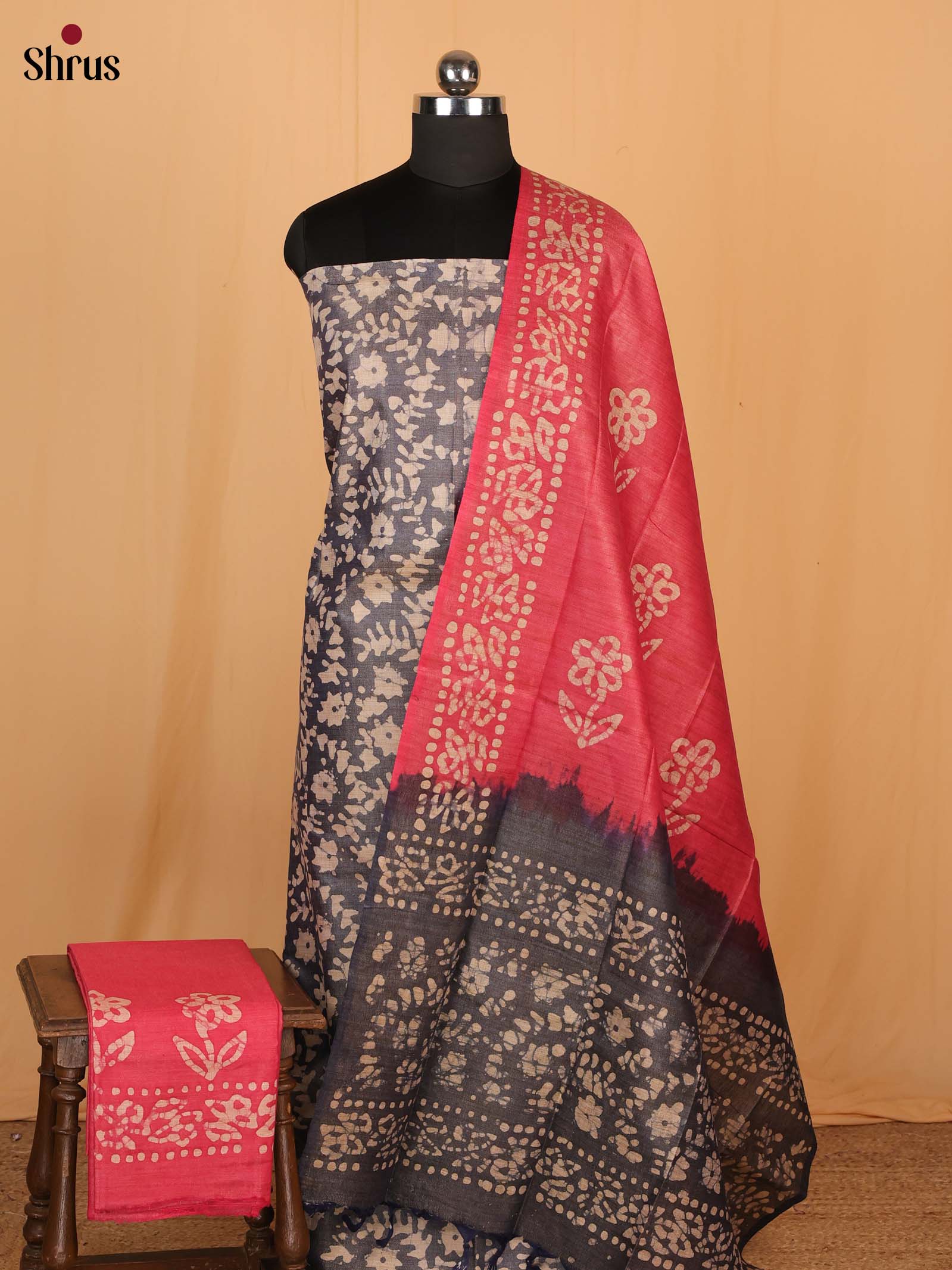 Black & Pink - Bhatik salwar - Shop on Shrus.com