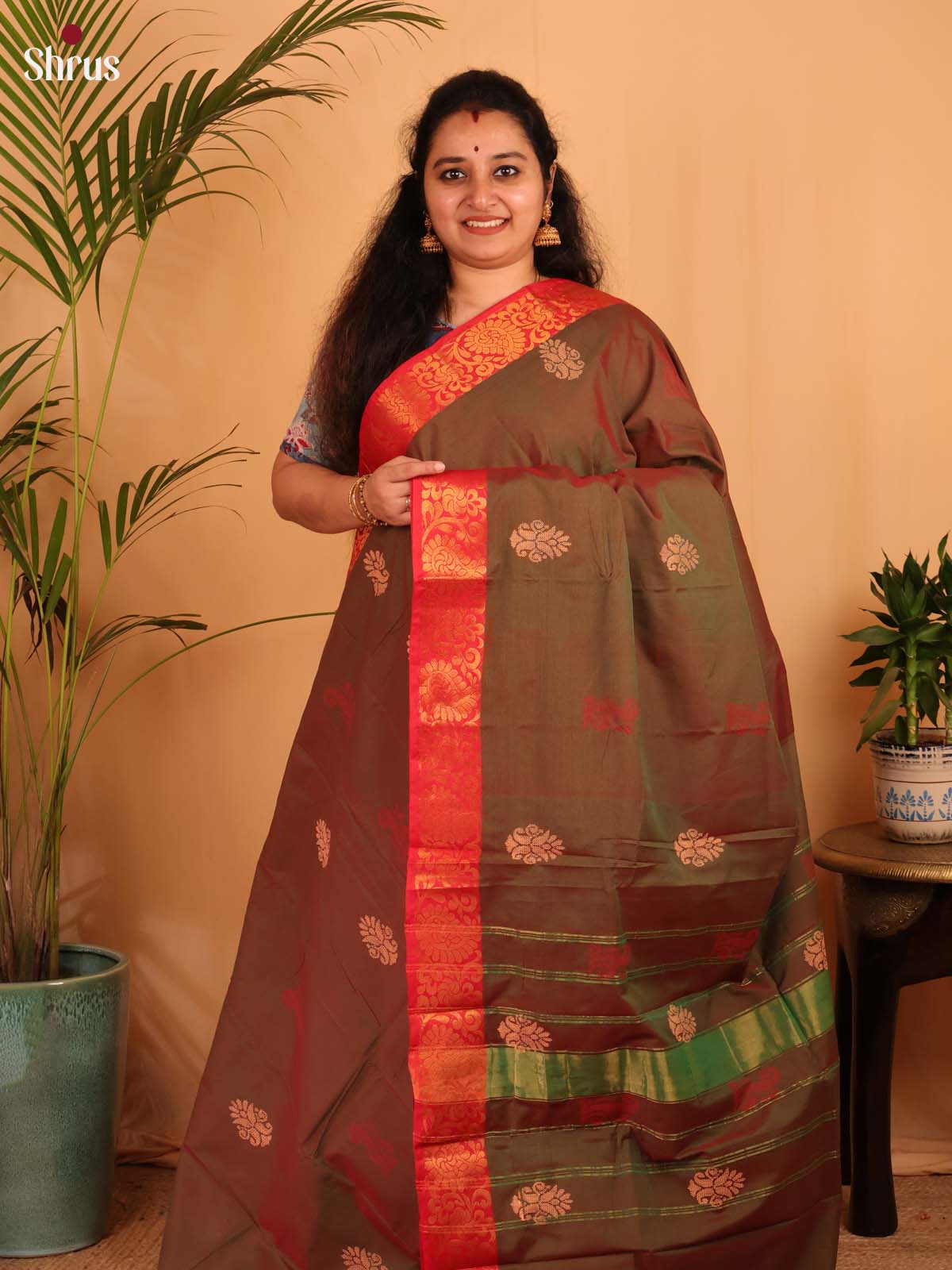 Double shaded Green & Red - Chettinad Cotton Saree - Shop on Shrus.com