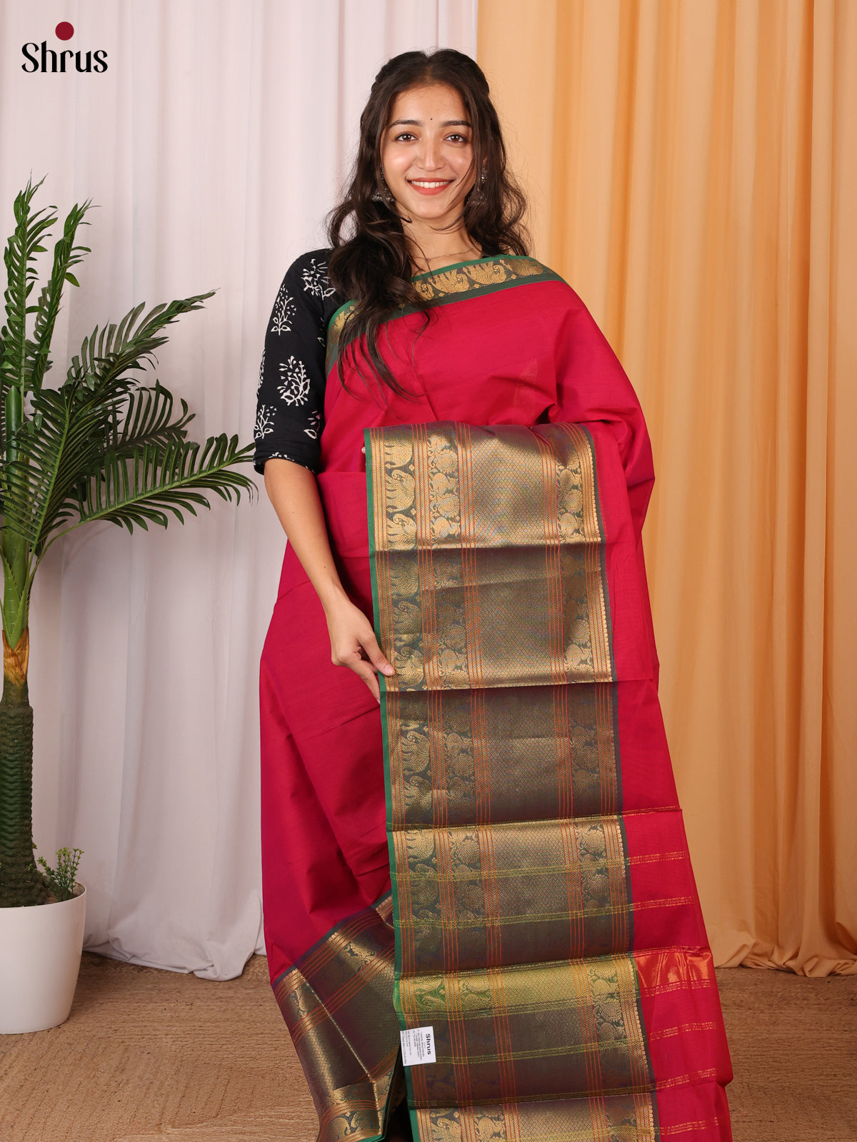Red & Green - Narayanpet Cotton Saree - Shop on Shrus.com